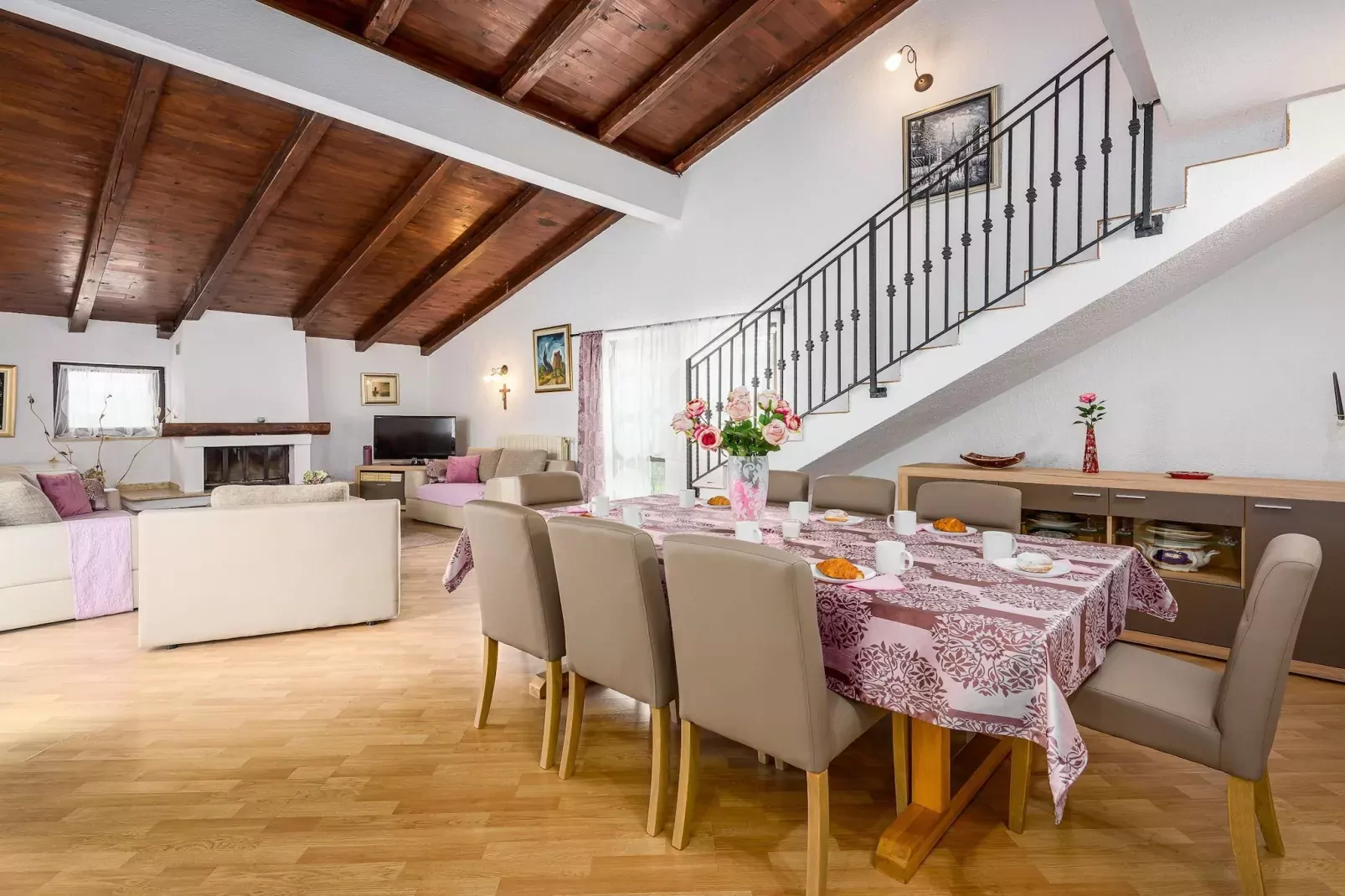 Villa Martimar-Esszimmer
