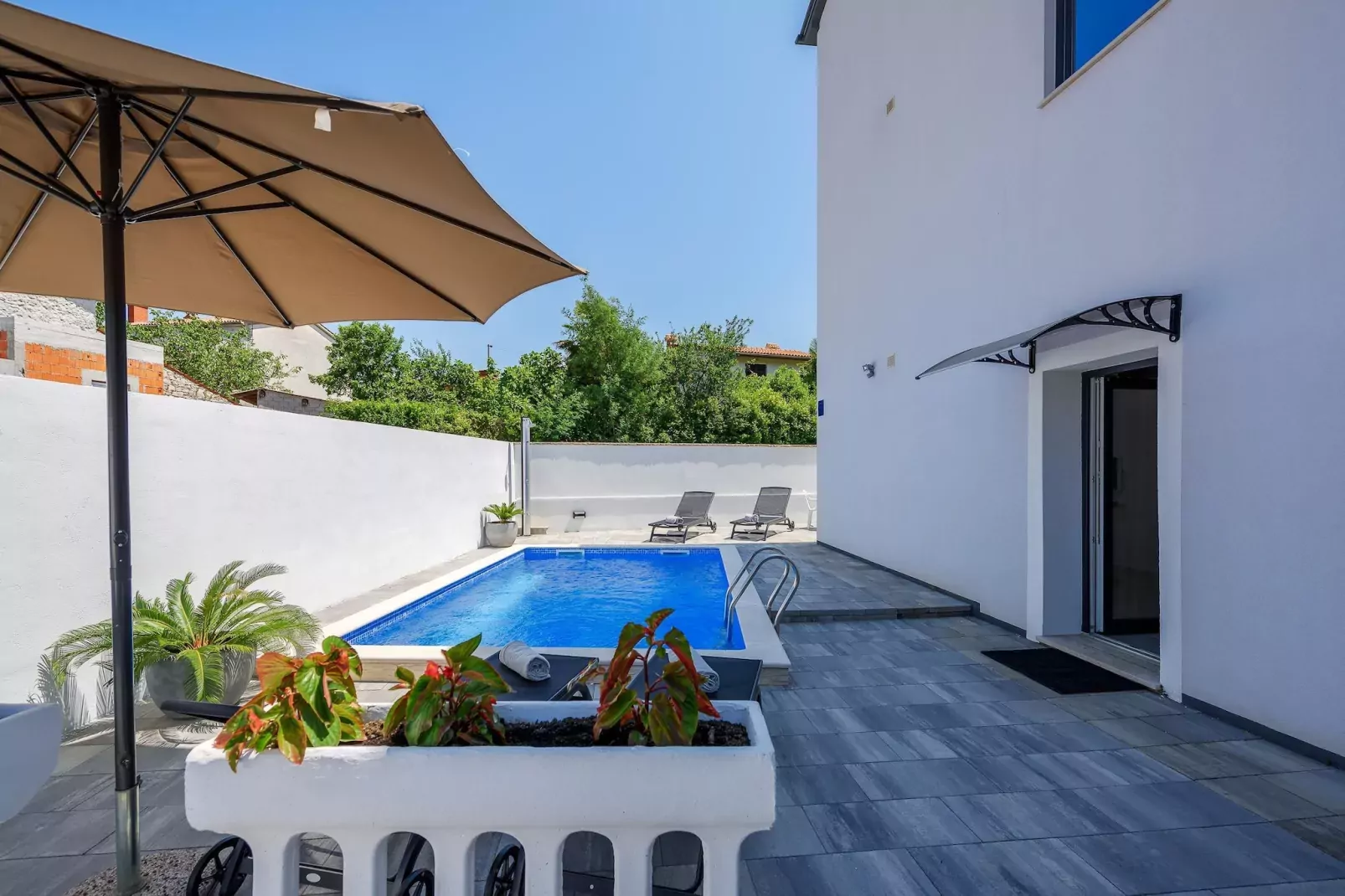 Apartment Vedran with heated pool, near Porec-Pool