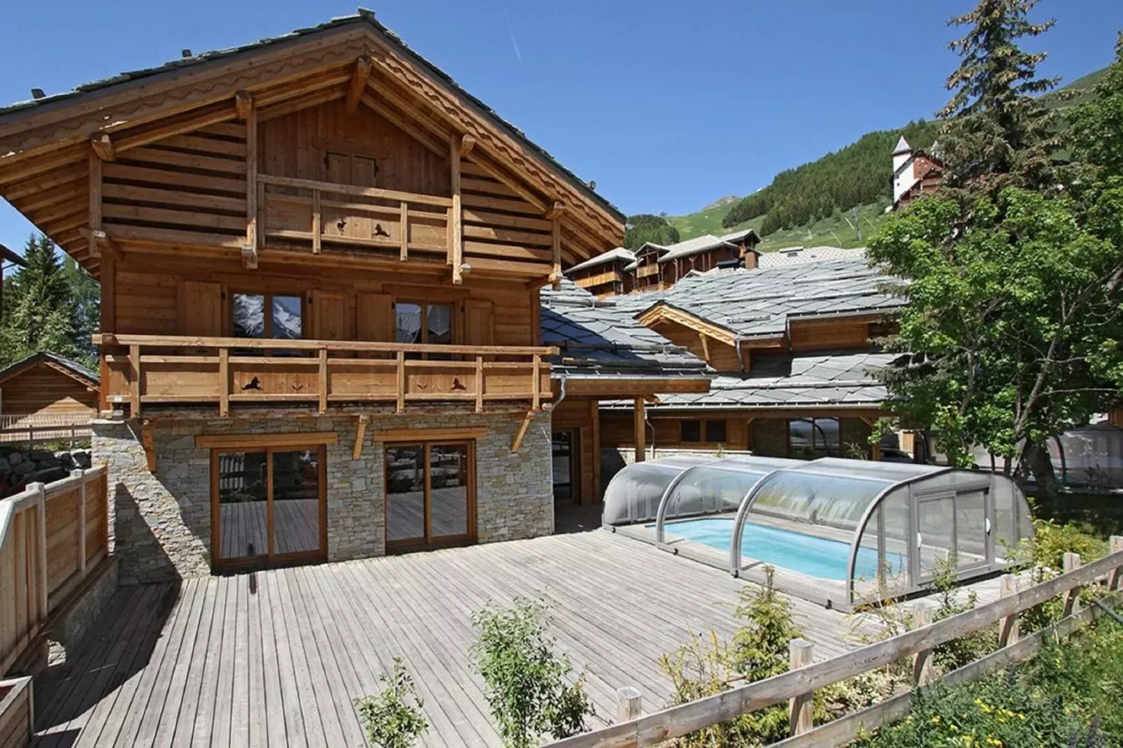 Chalet Le Prestige Lodge-Exterior summer