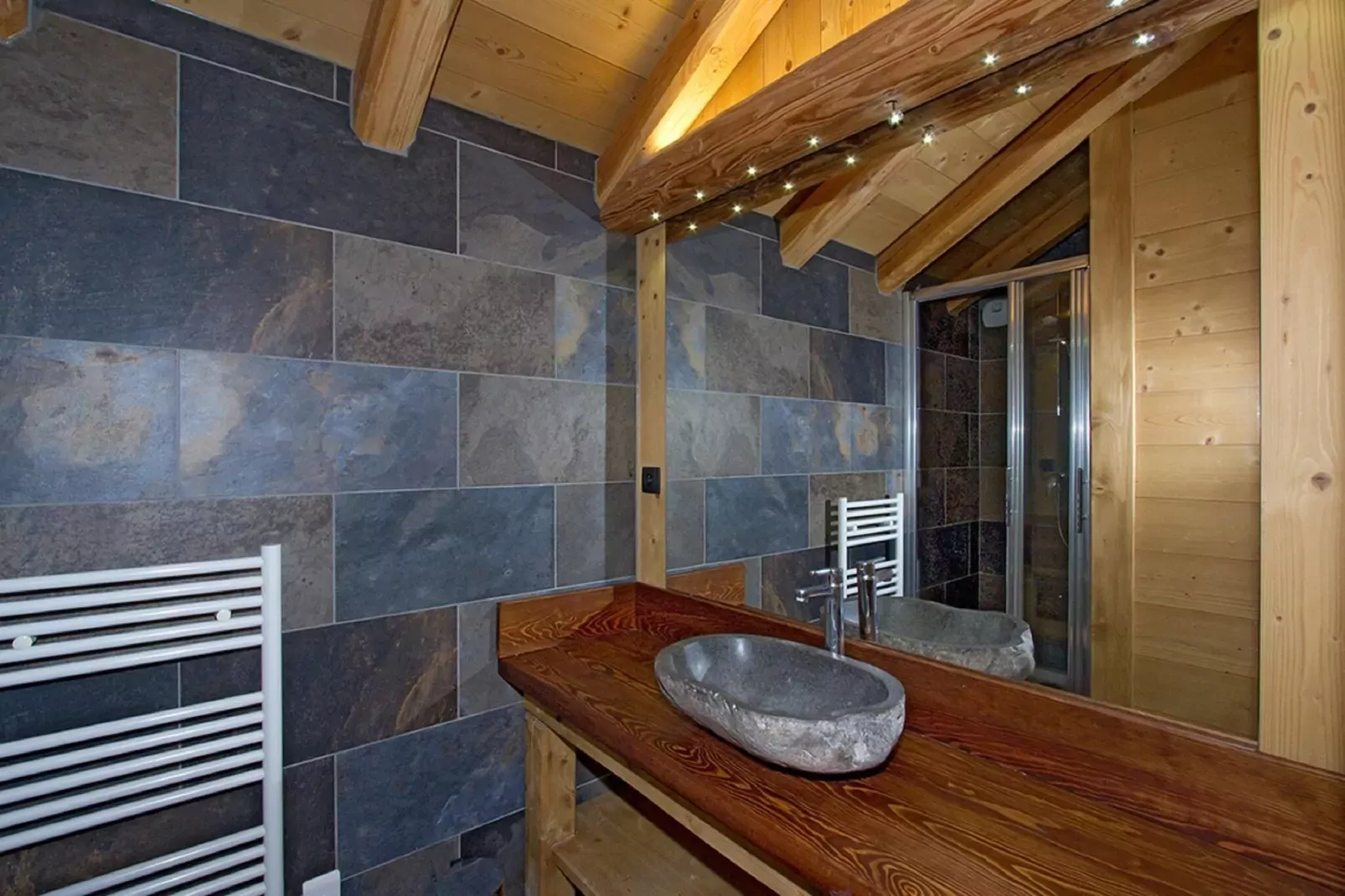 Chalet Le Prestige Lodge-Bathroom
