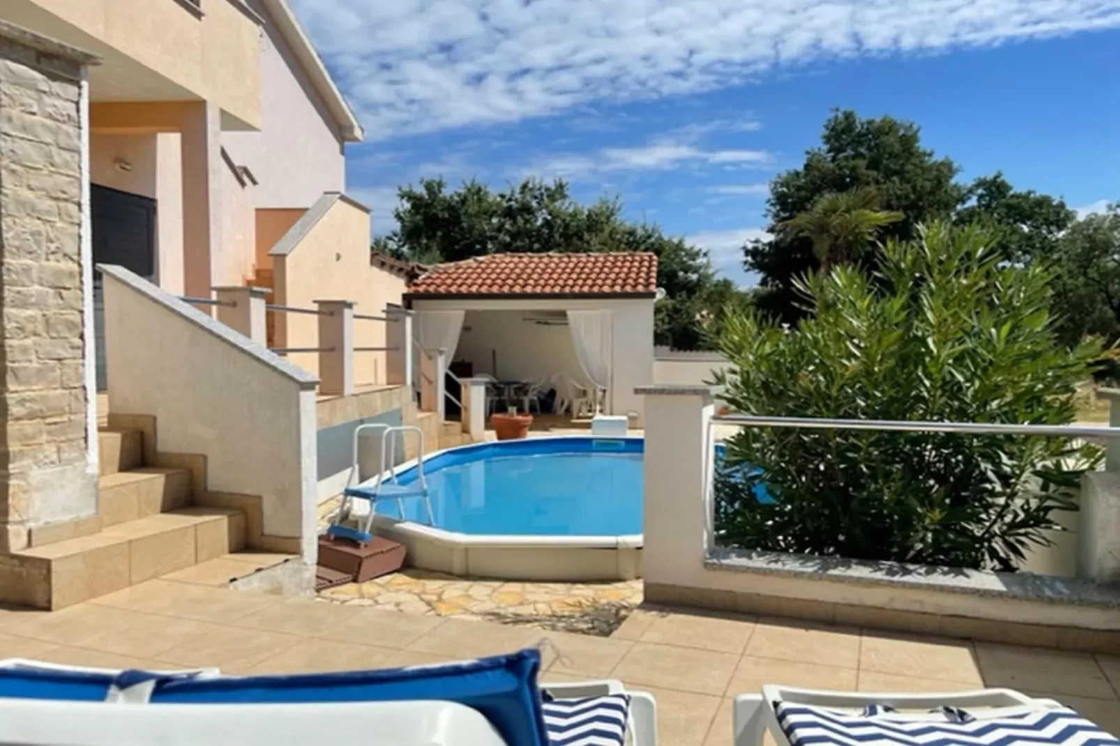 poolofhouse