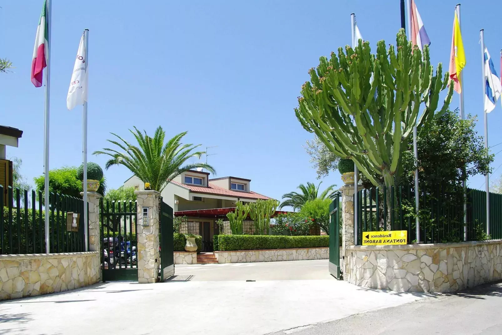 Residence Fontana Barone, Cefalù-Villette-Extérieur été