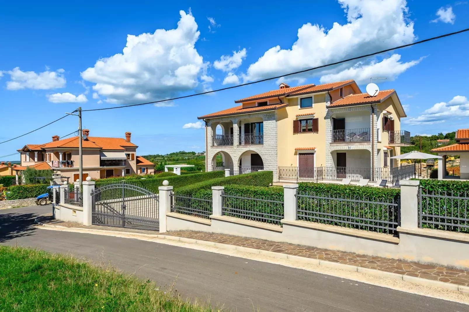 Premium Apartment Silvia II with private pool-Exterior summer