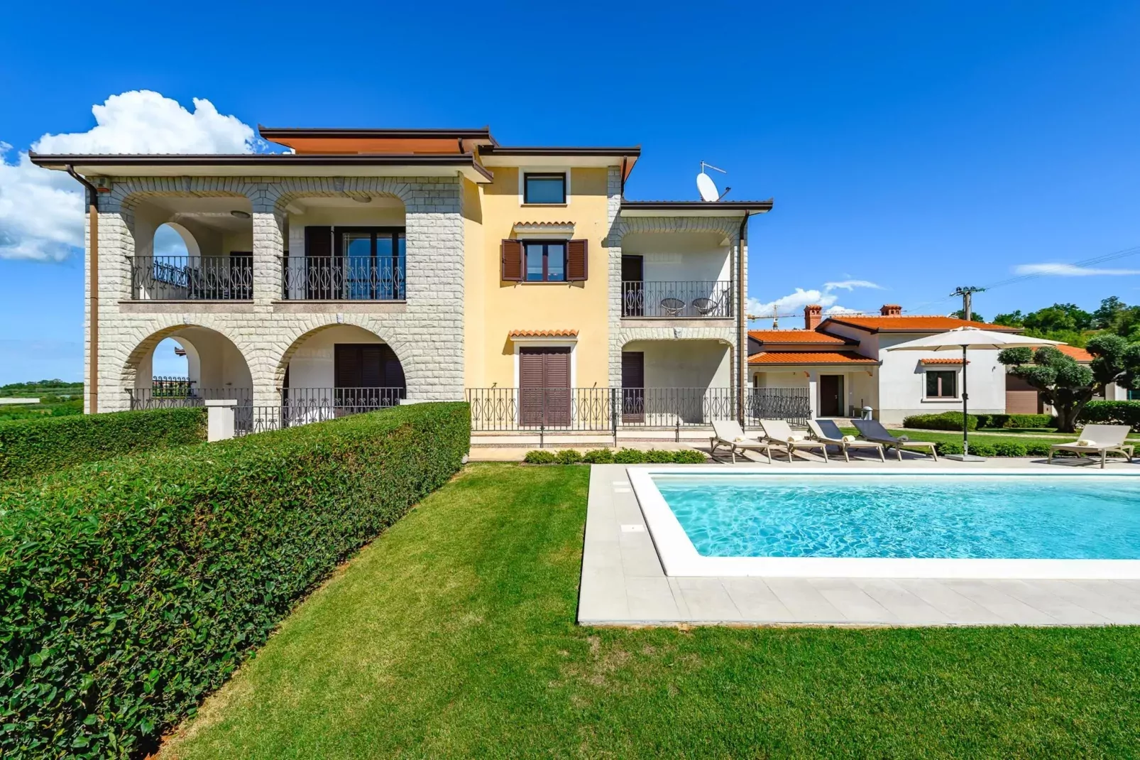 Premium Apartment Silvia II with private pool-Pool
