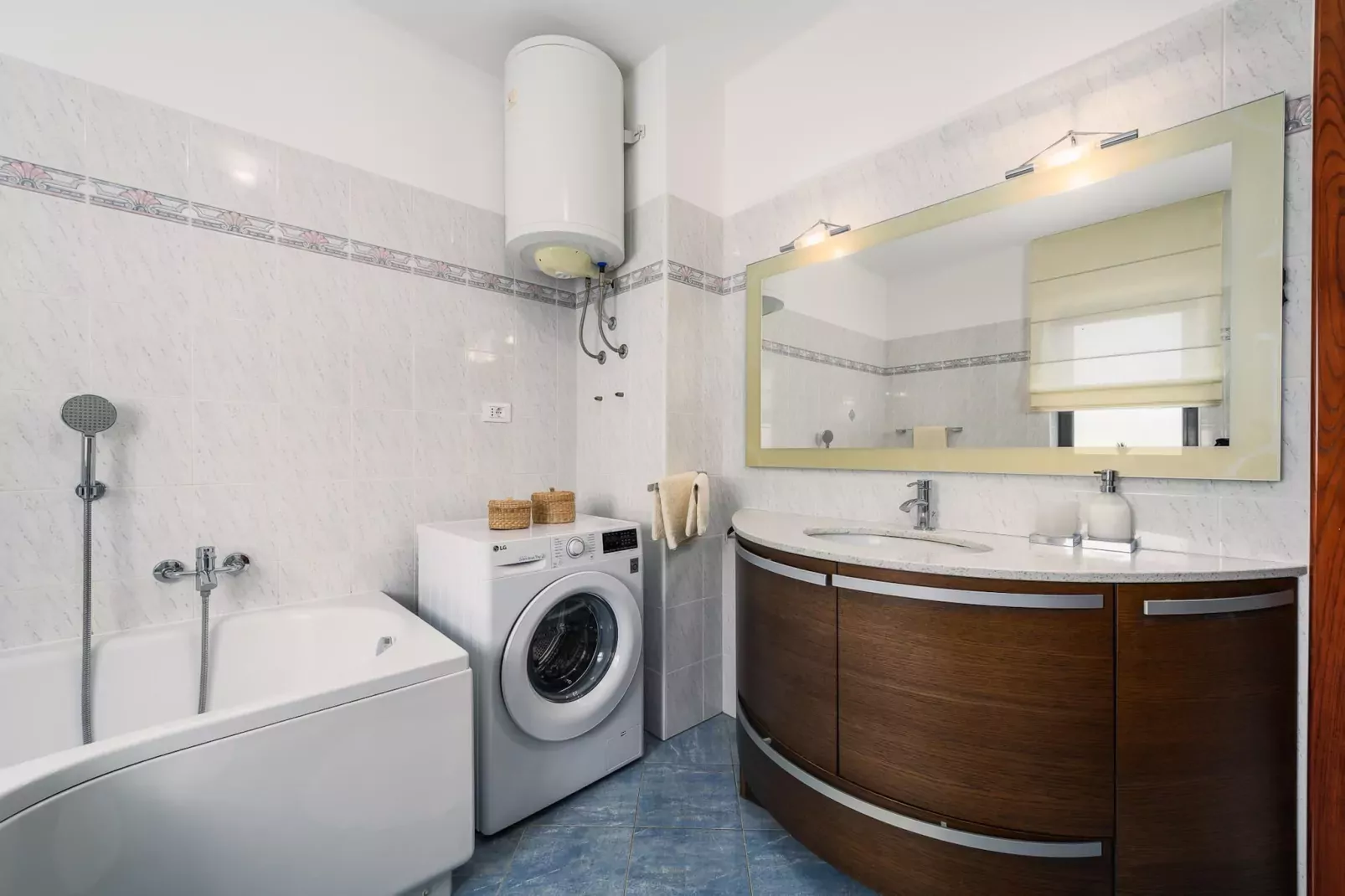 Premium Apartment Silvia II with private pool-Bathroom