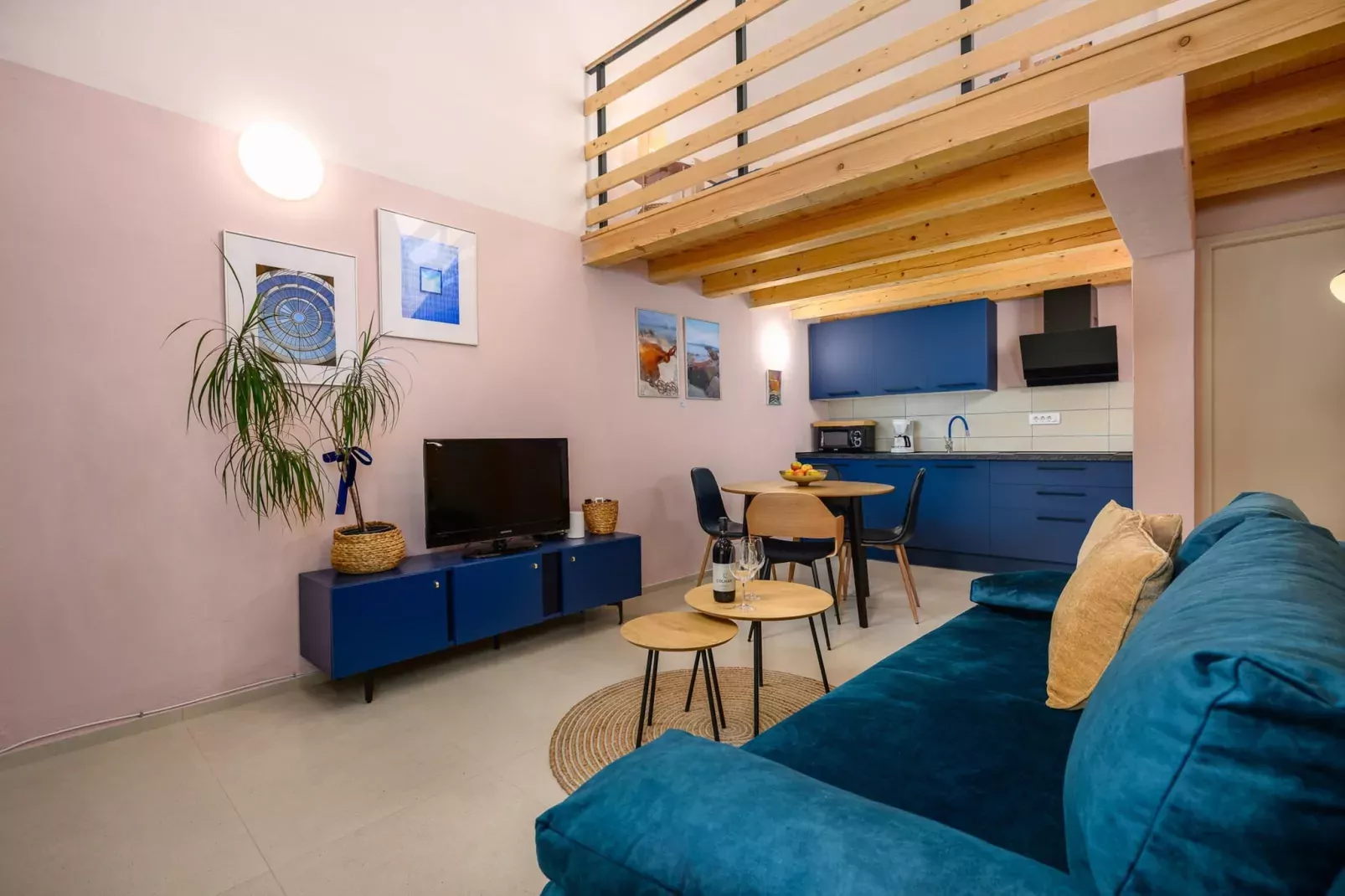 Stella Marina Deluxe Apartment-Living room
