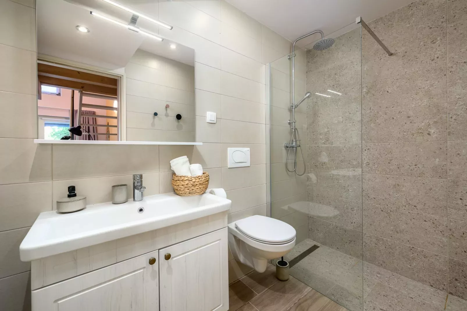 Stella Marina Deluxe Apartment-Bathroom