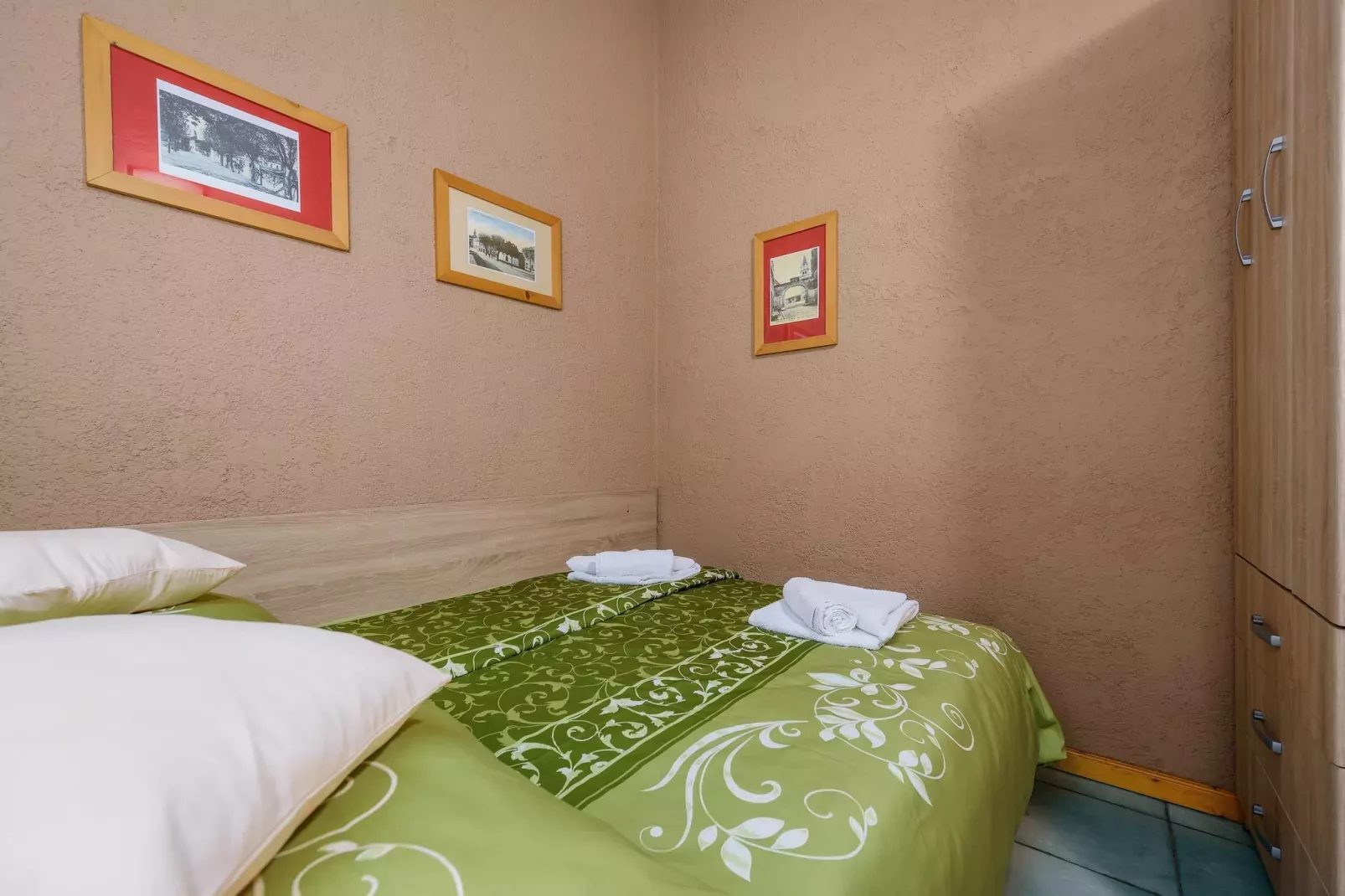 Apartment Milena- Visnjan with pool-Bedroom