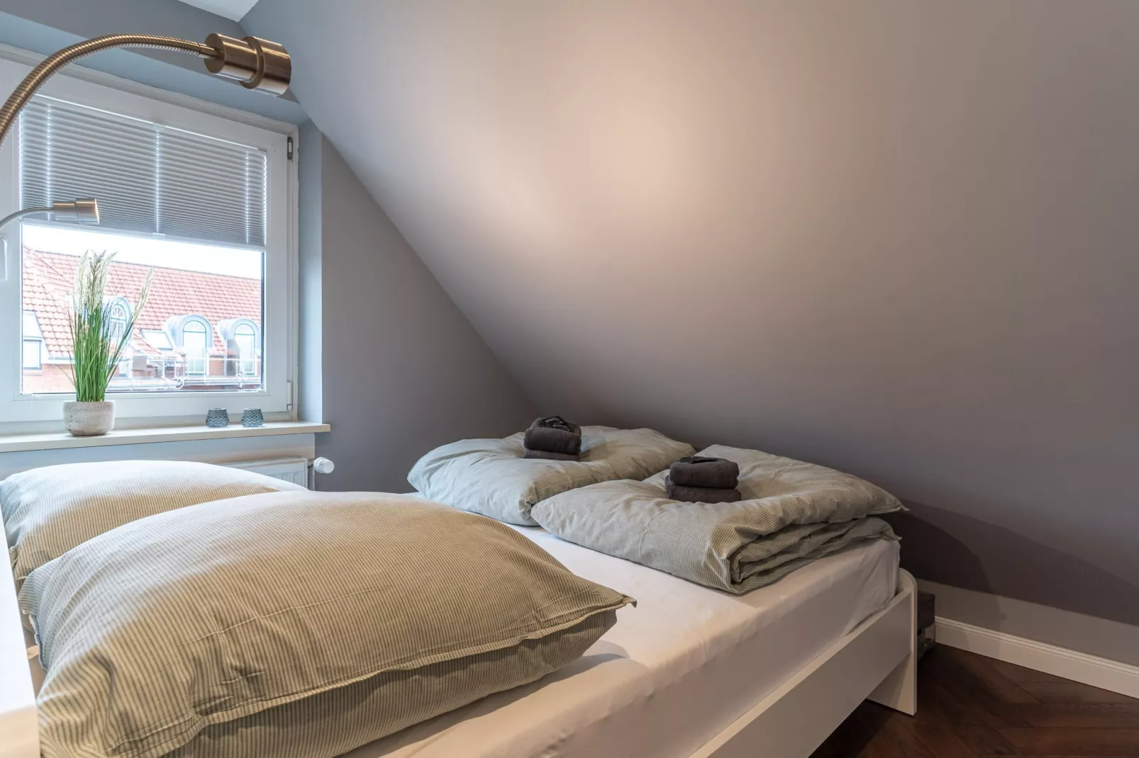 Black Pearl-Bedroom