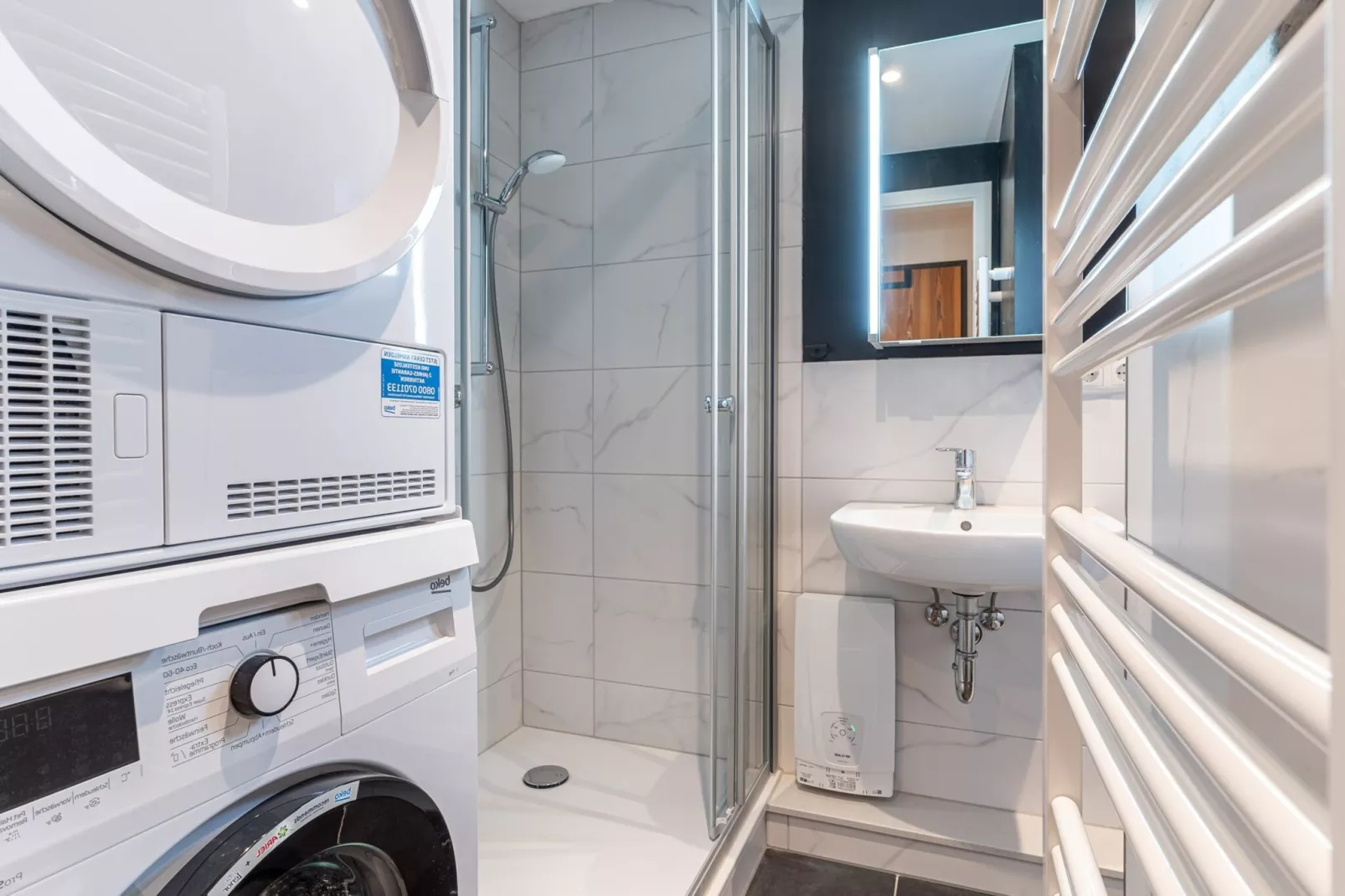 Black Pearl-Bathroom