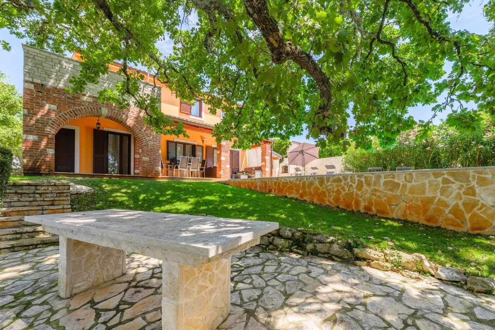 Villa Hrast Bacva-Exterior summer