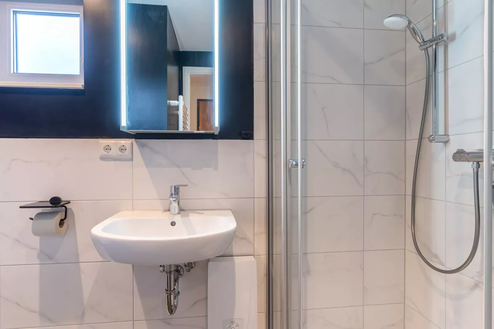 Black Pearl-Bathroom