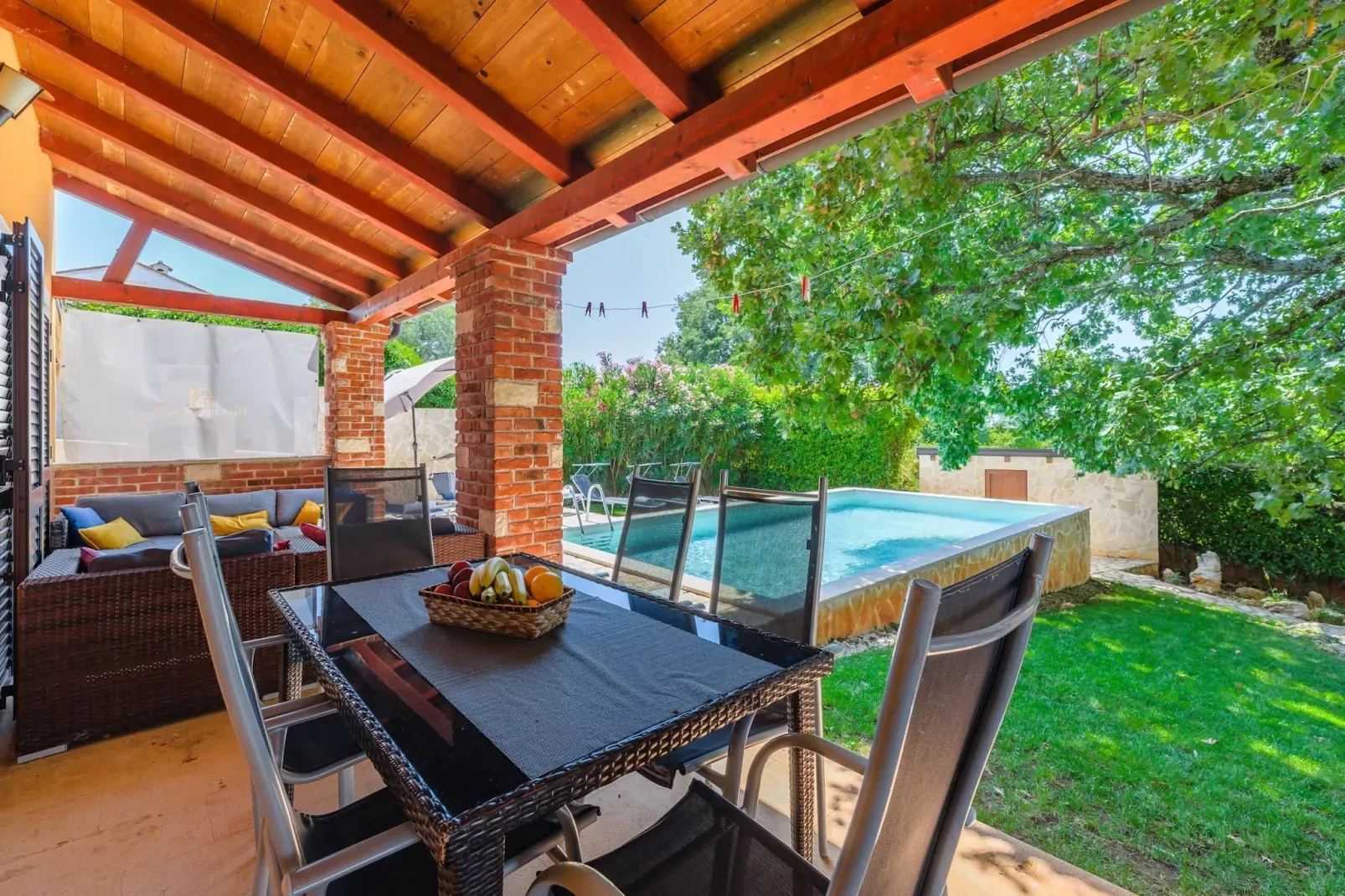 Villa Hrast Bacva-Terrace balcony
