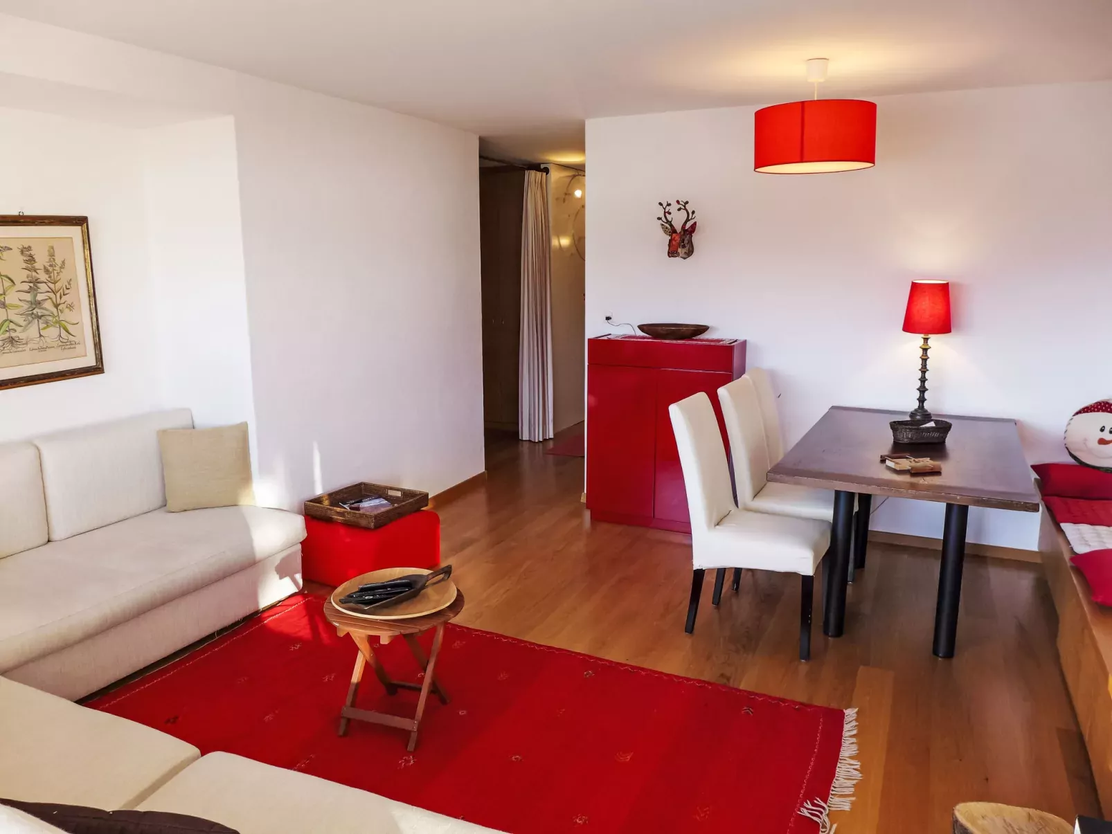 Les Arolles B12-Inside