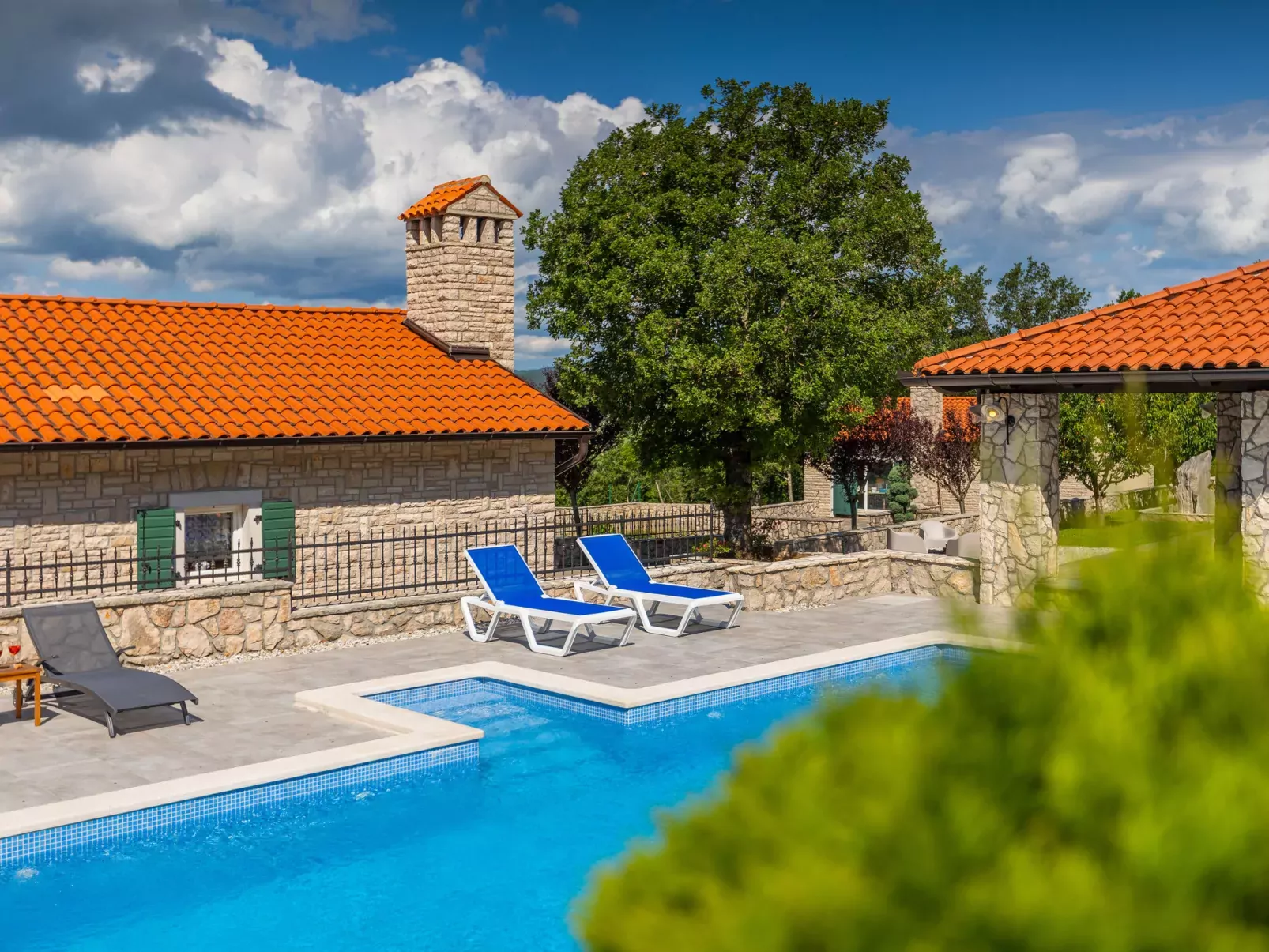 Villa Škavre-Outside