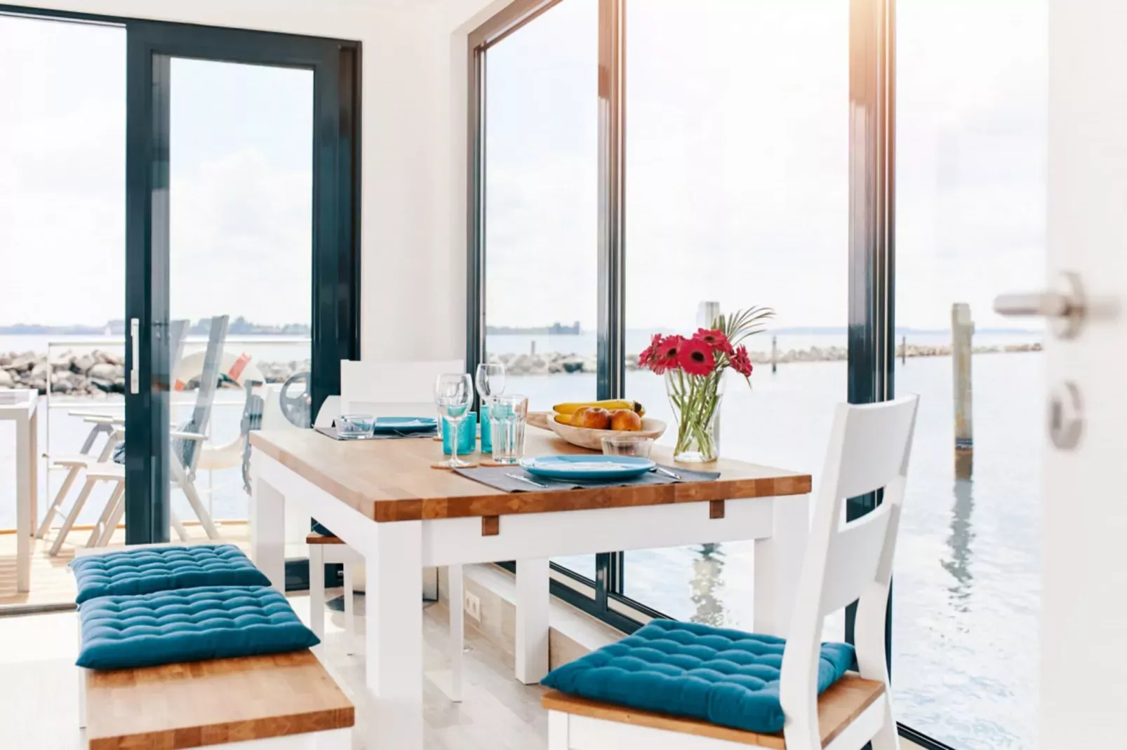 Floating 44 - LP 6 / 1-2 Personen-Esszimmer