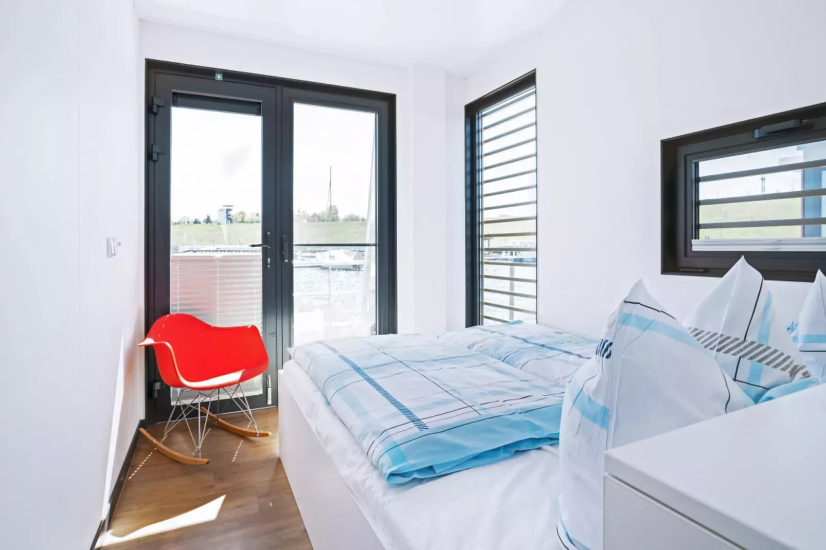 Floating 44 - LP 6 / 1-2 Personen-Innen