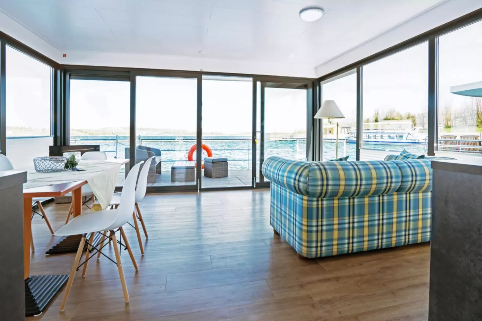 Floating 44 - LP 6 / 1-2 Personen-Innen