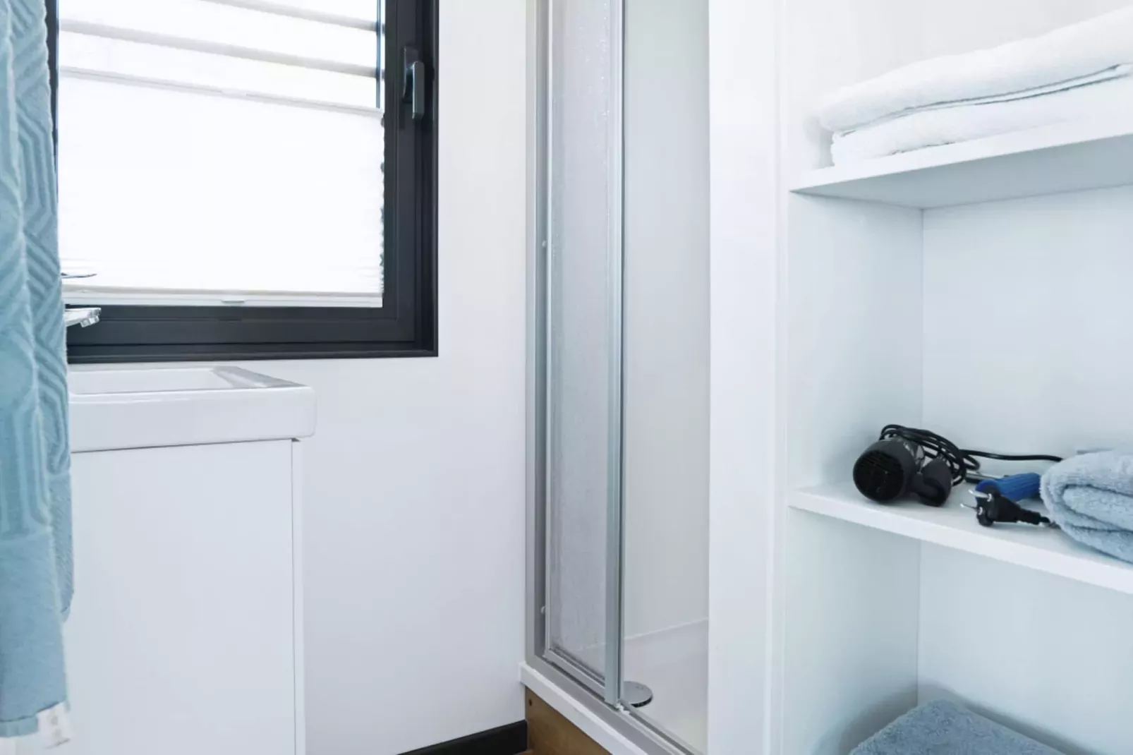 Floating 44 - LP 6 / 1-2 Personen-Innen