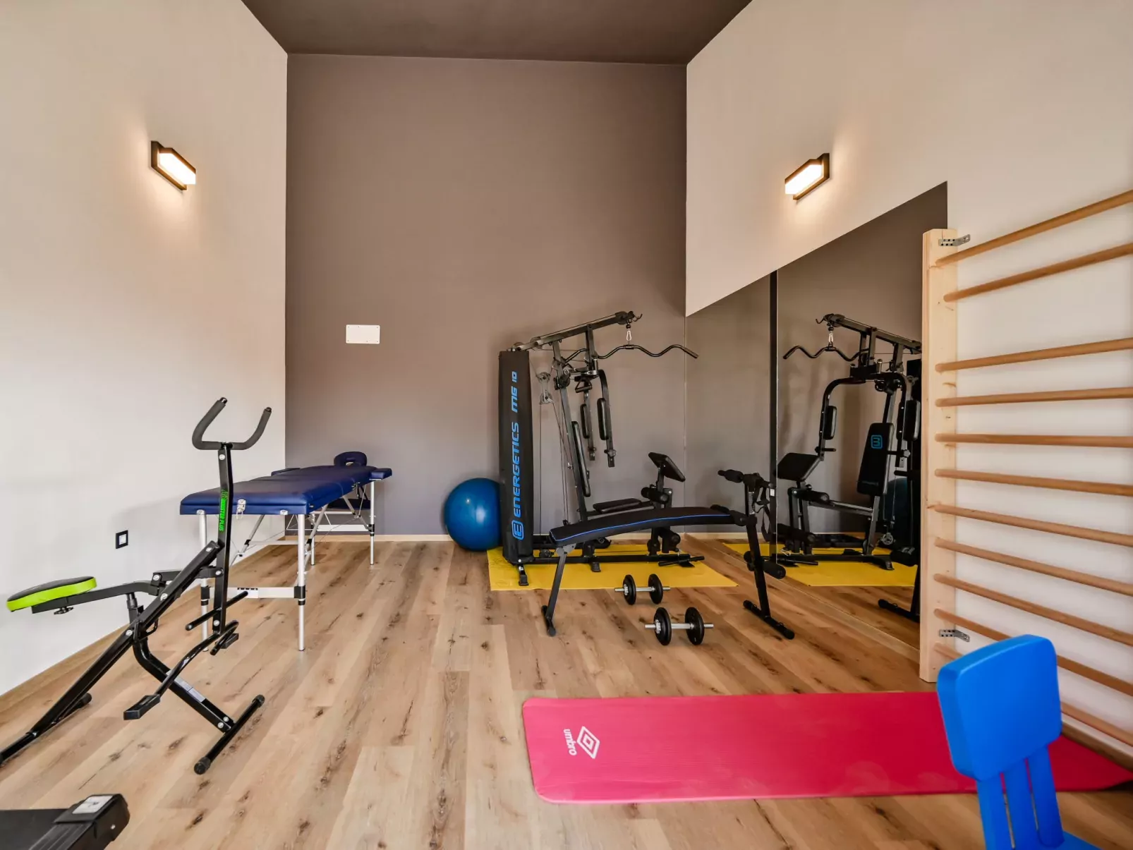 Villa Škavre-Inside