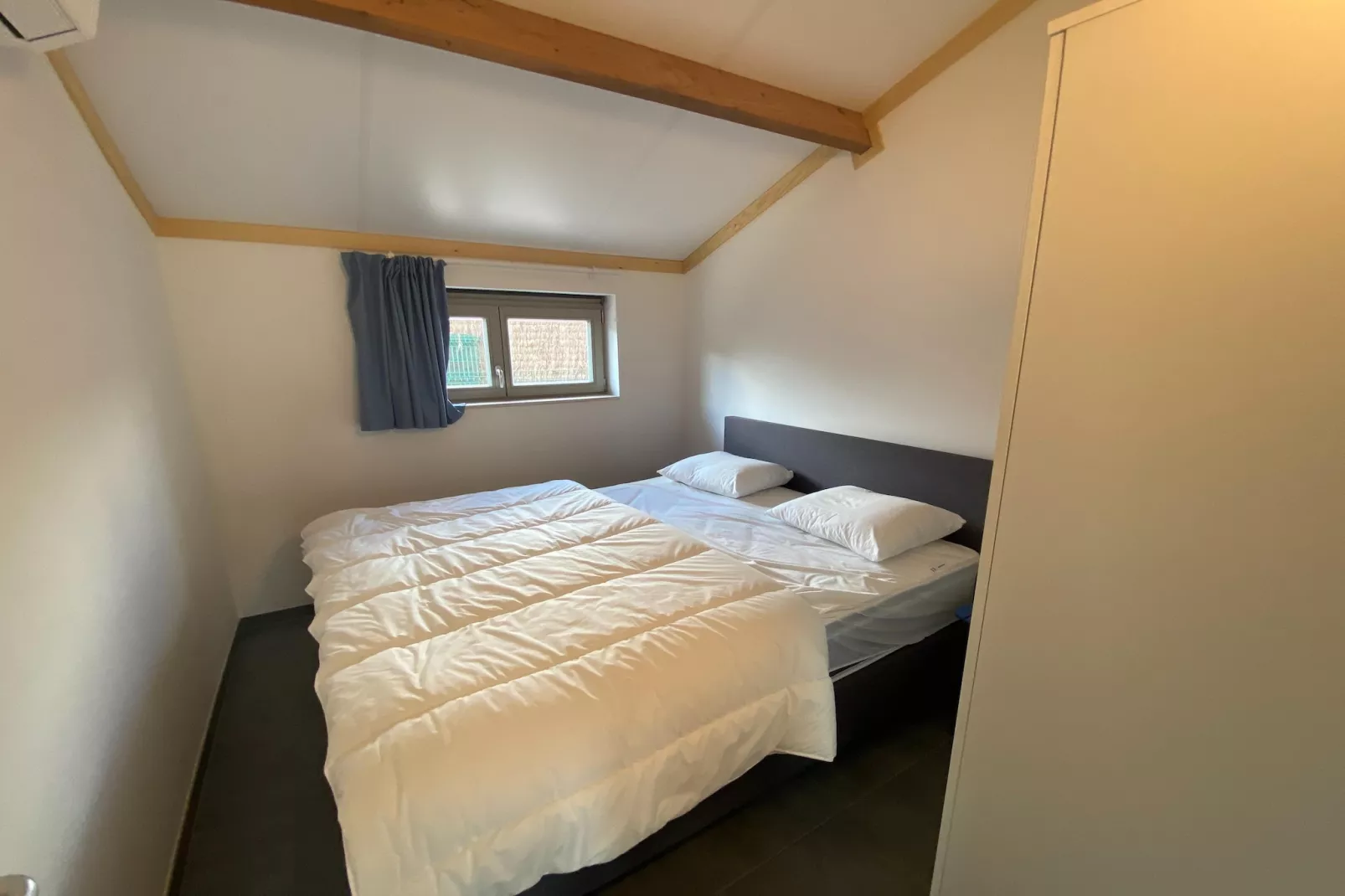 WH2 / 52-Bedroom