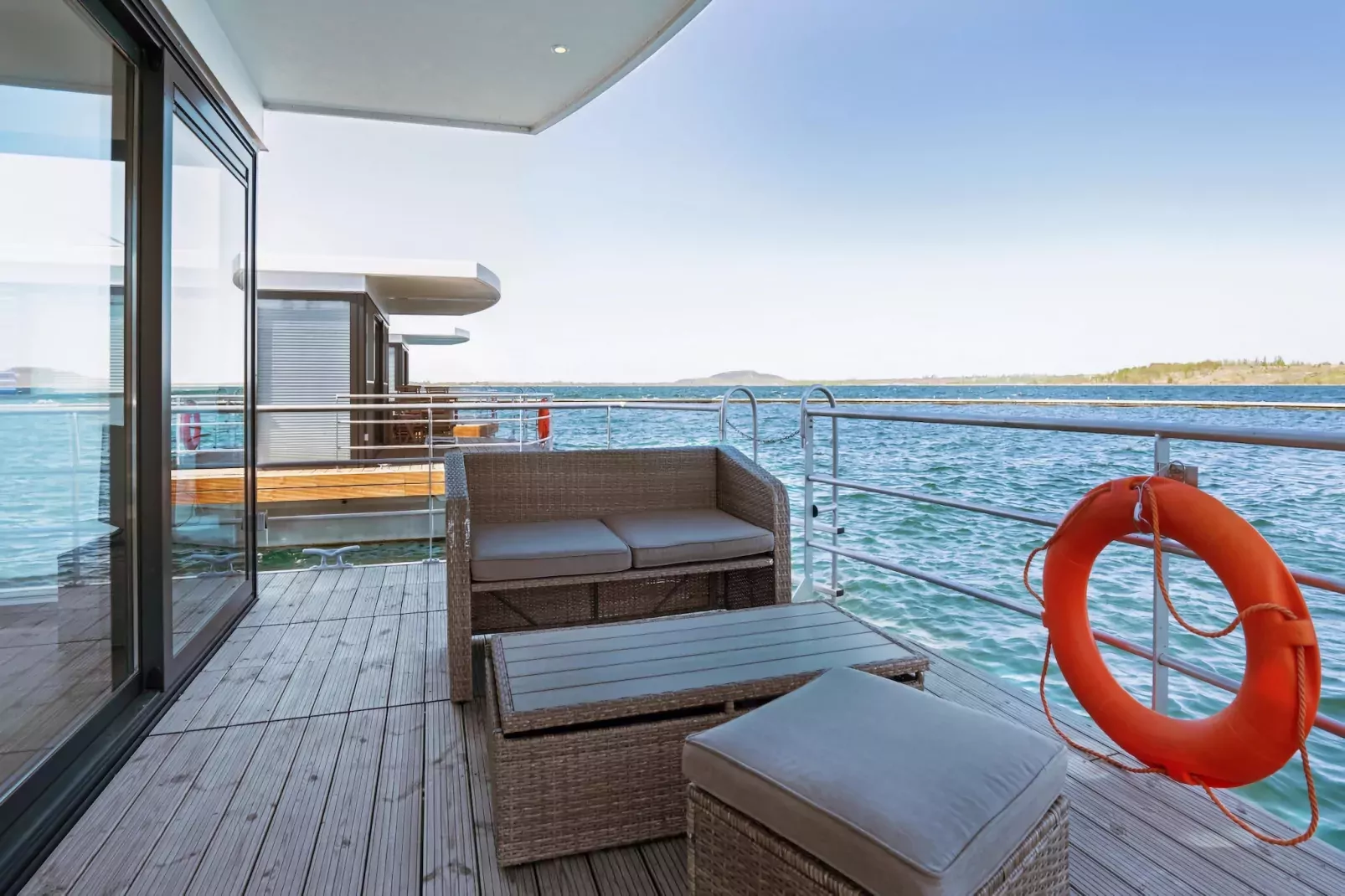 Floating 44 - LP 6 / 3 Personen-Balcon-terrasse
