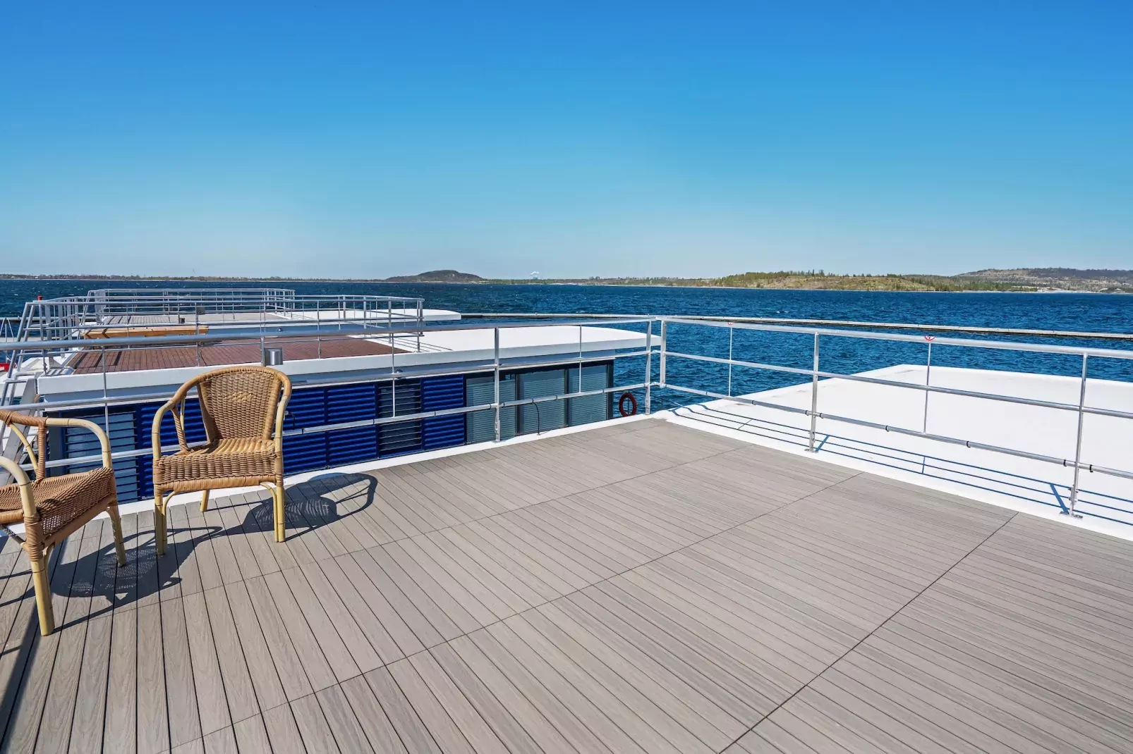 Floating 44 - LP 6 / 3 Personen-Balcon-terrasse