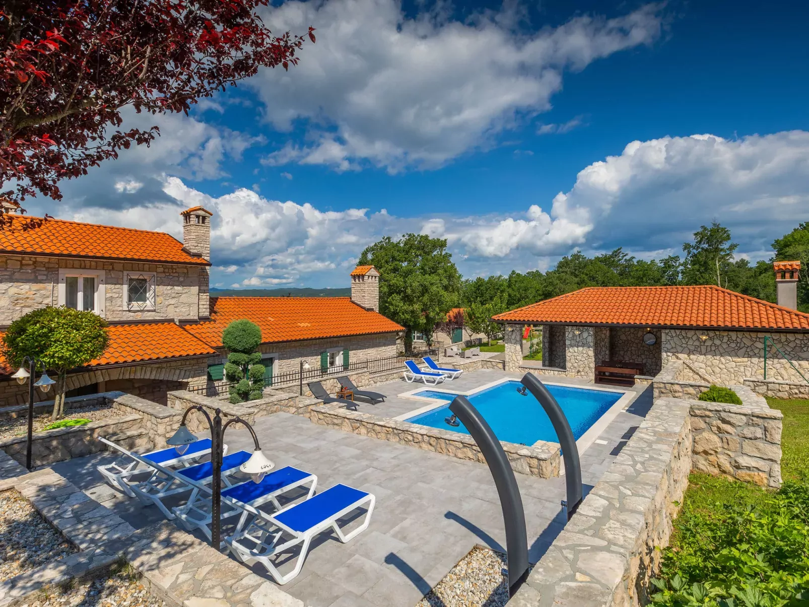 Villa Škavre-Outside