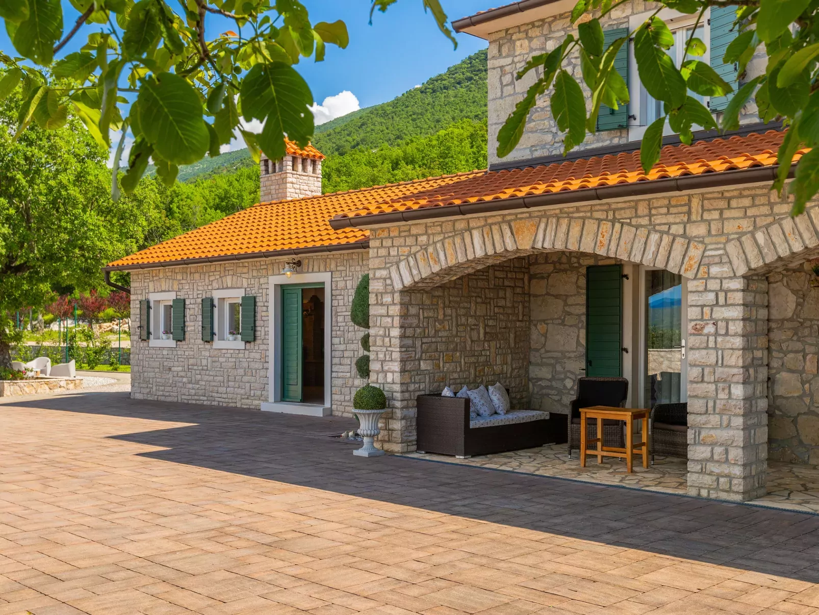 Villa Škavre-Outside