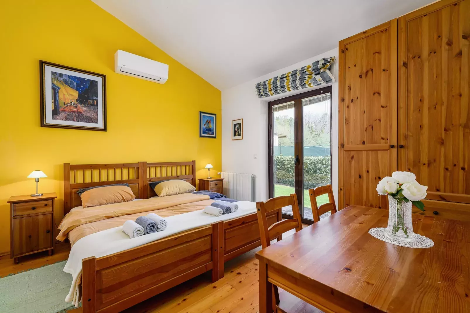 Villa Imagine with heated pool-Bedroom