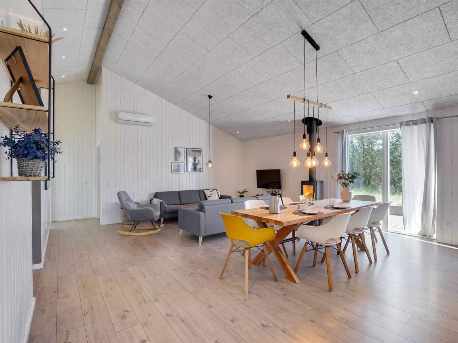 "Grimar" - 600m from the sea-Inside