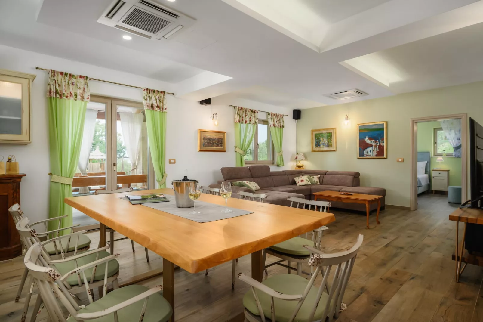 Villa Stella Polaris-Esszimmer