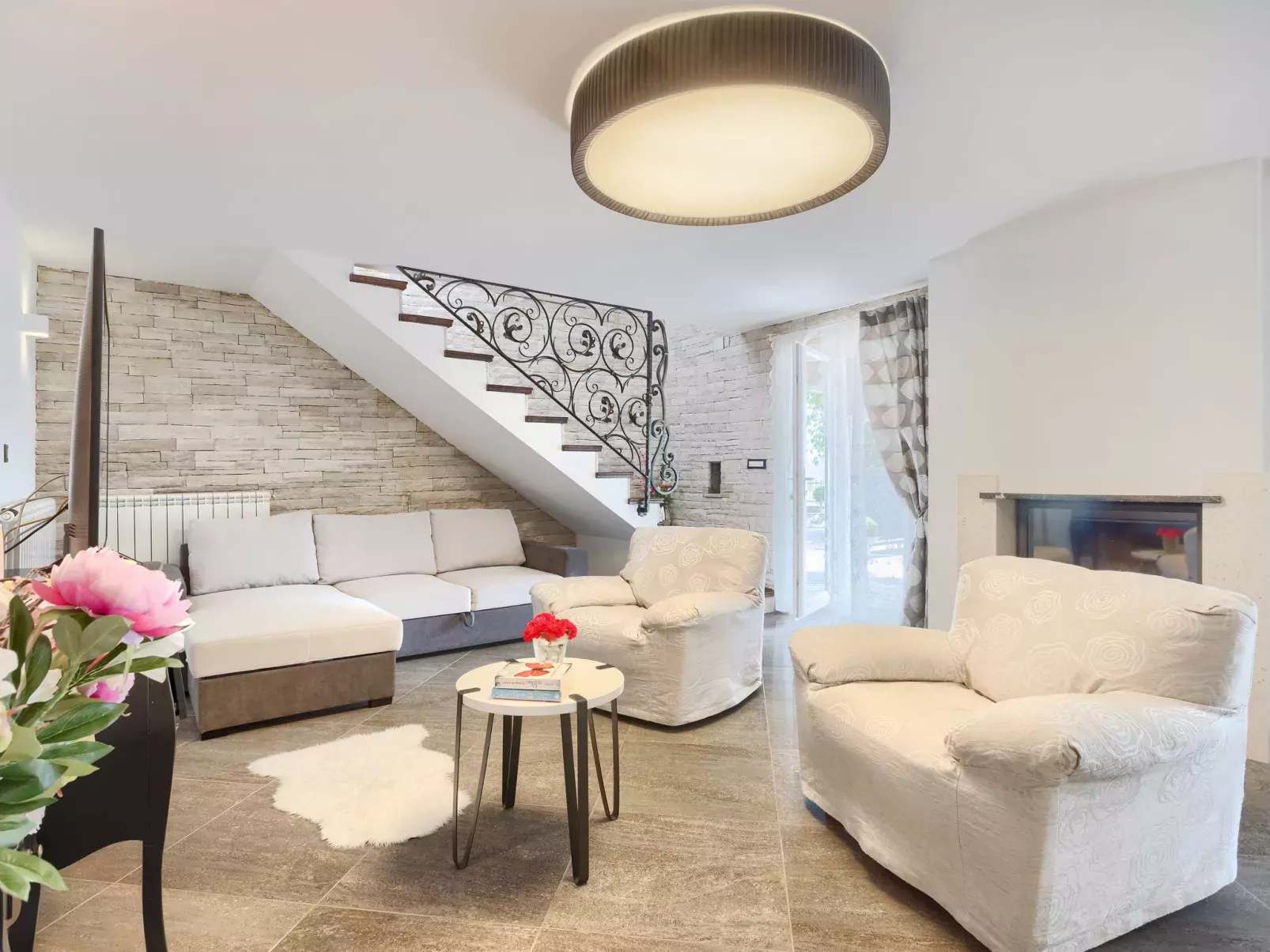 Villa Škavre-Inside