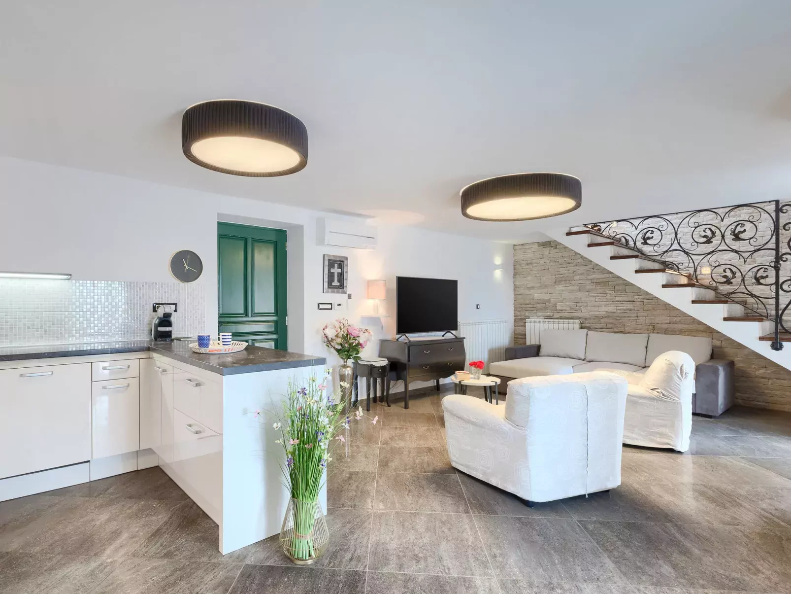 Villa Škavre-Inside