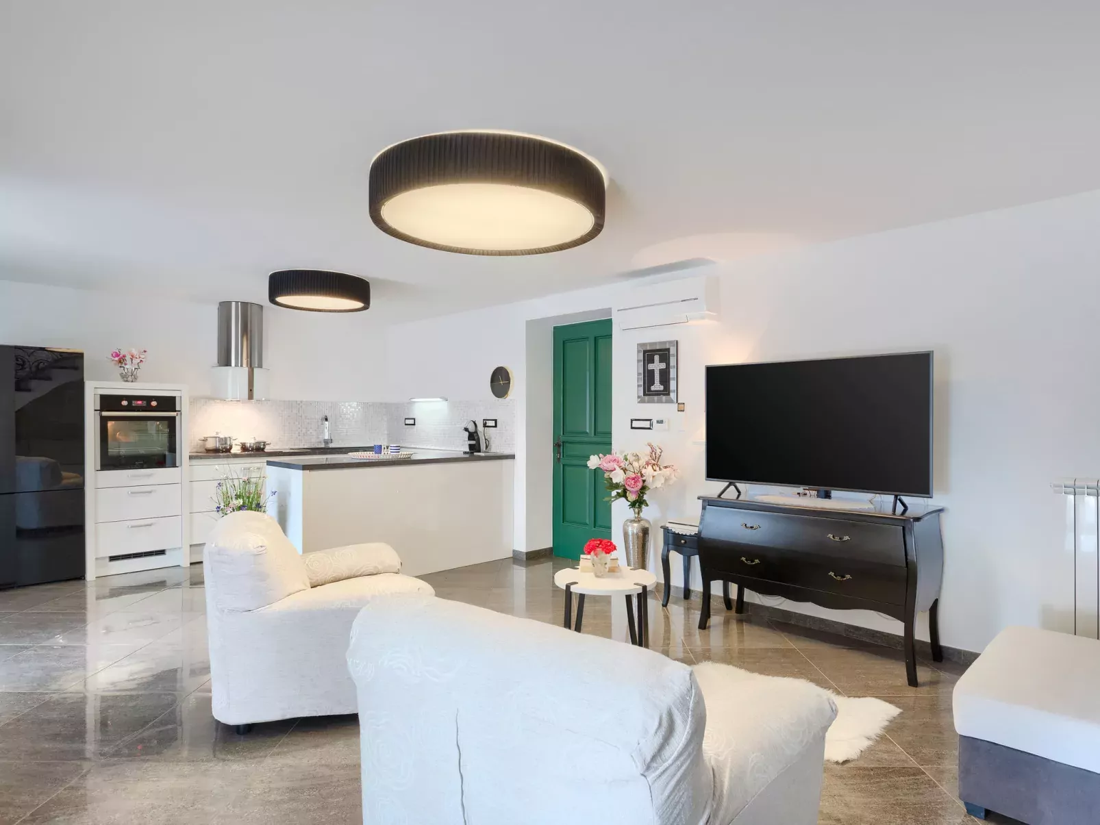 Villa Škavre-Inside