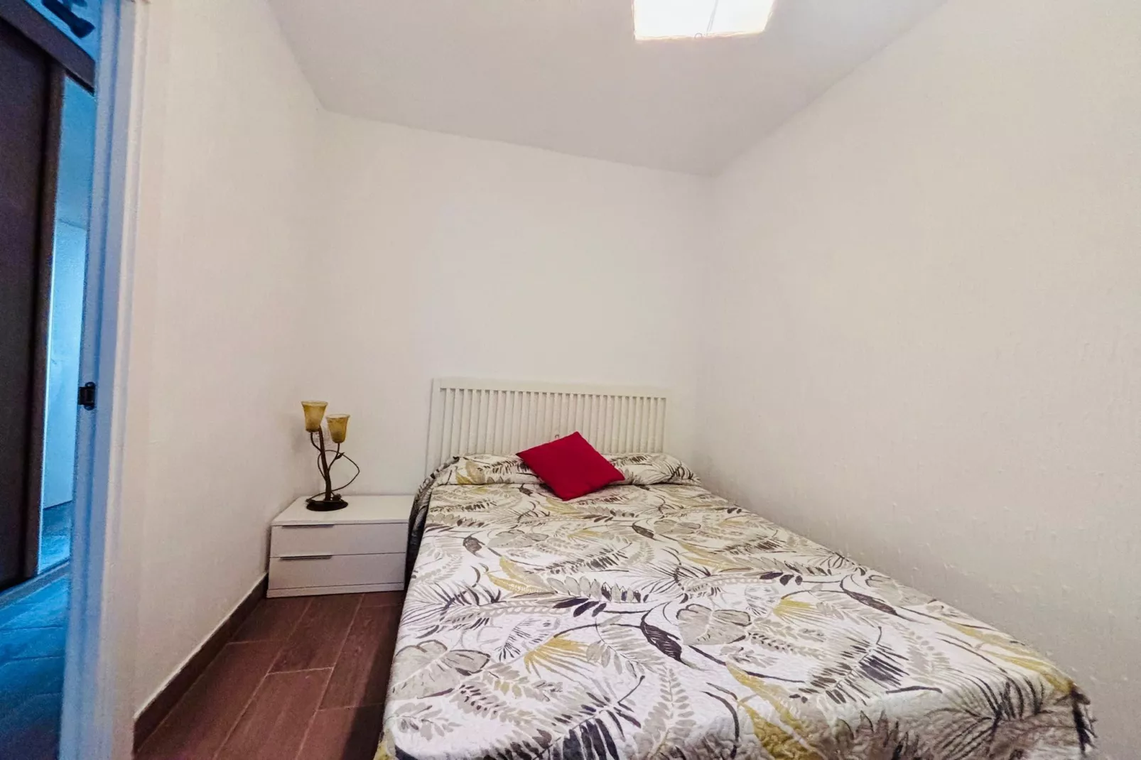 Apartamento Reina Sofía Primera linea de playa-Bedroom