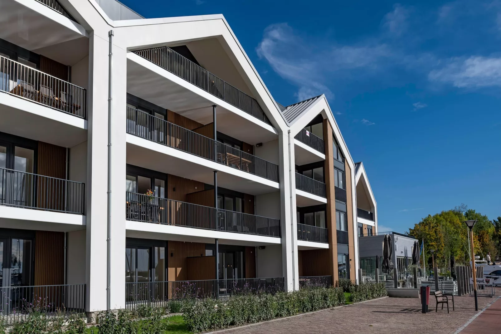 Harbour Loft 3C Residence Marina-Exterior summer