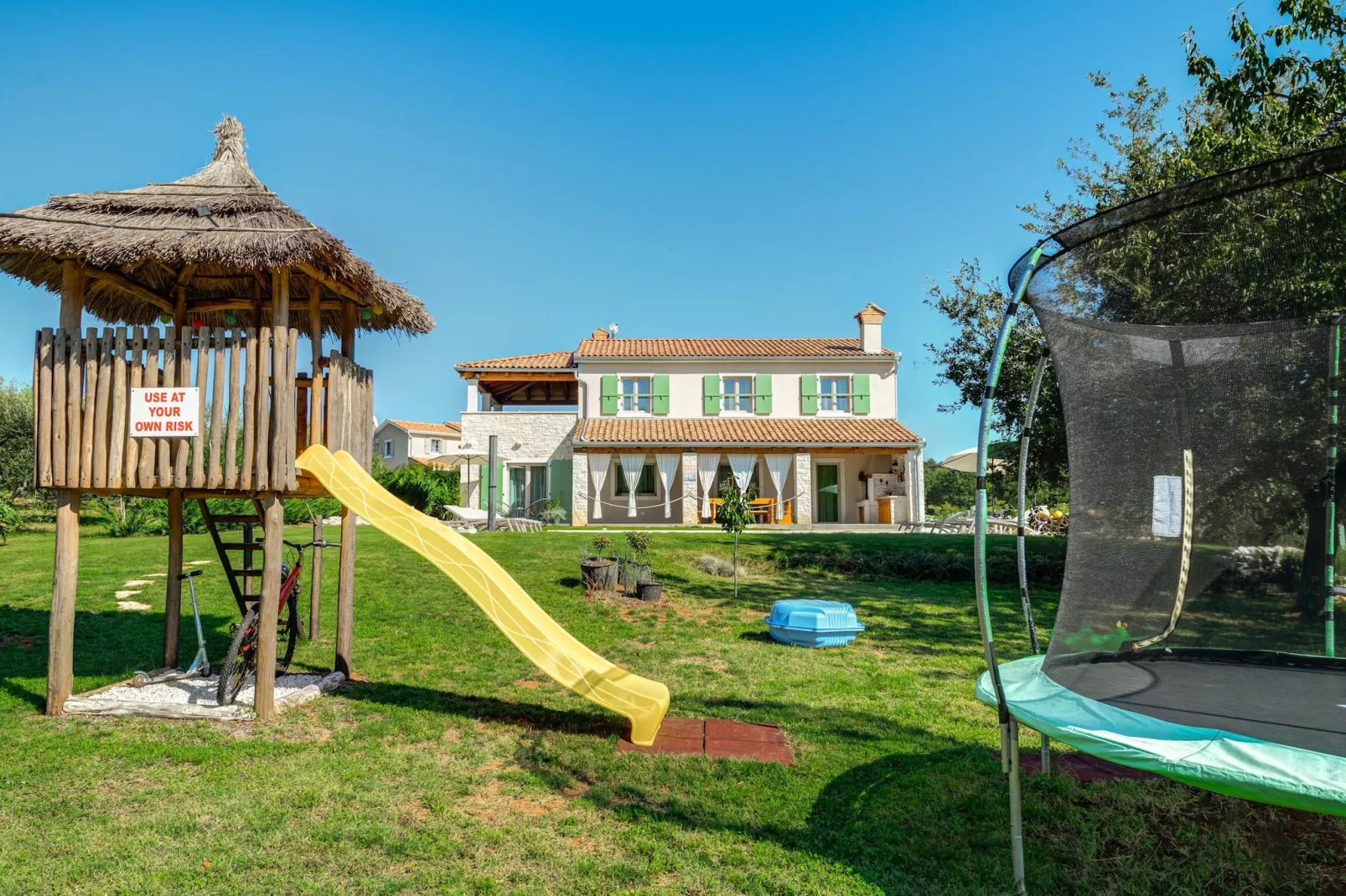 Villa Stella Polaris-Parkeinrichtungen