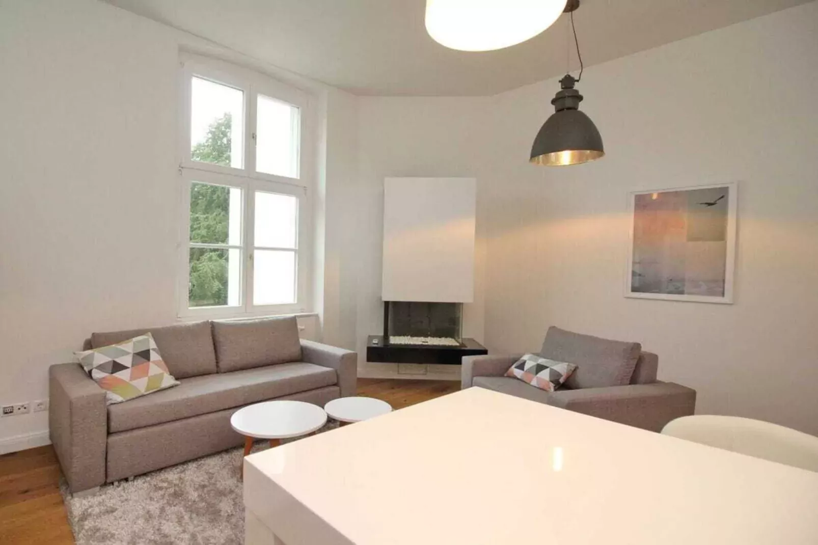 396004-Living room