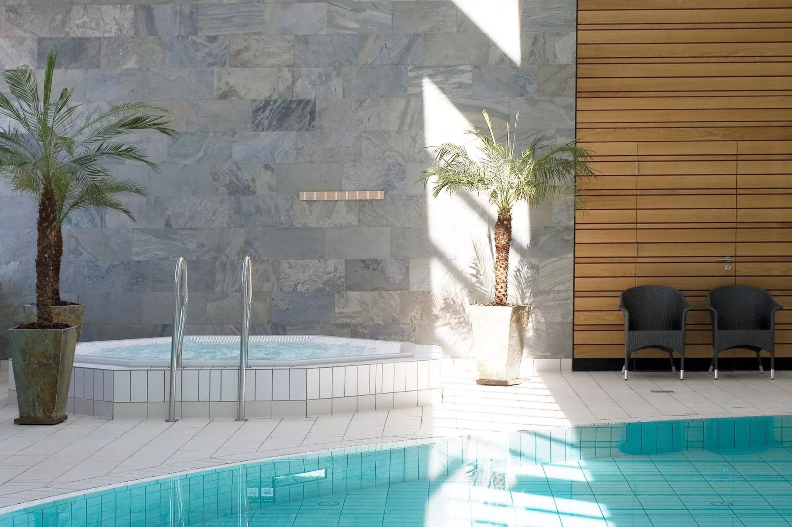 3 room-Swimming pool