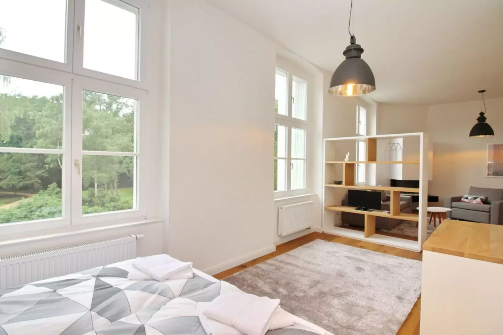 396004-Bedroom