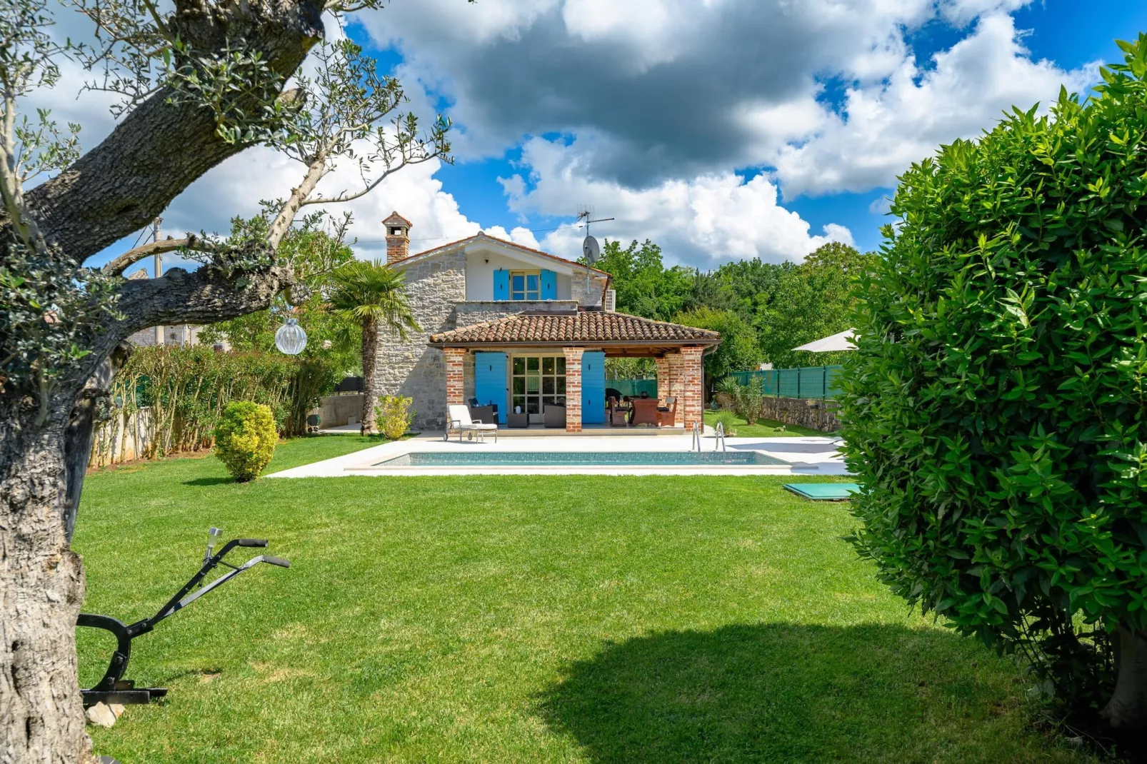Villa Ida-Exterior summer