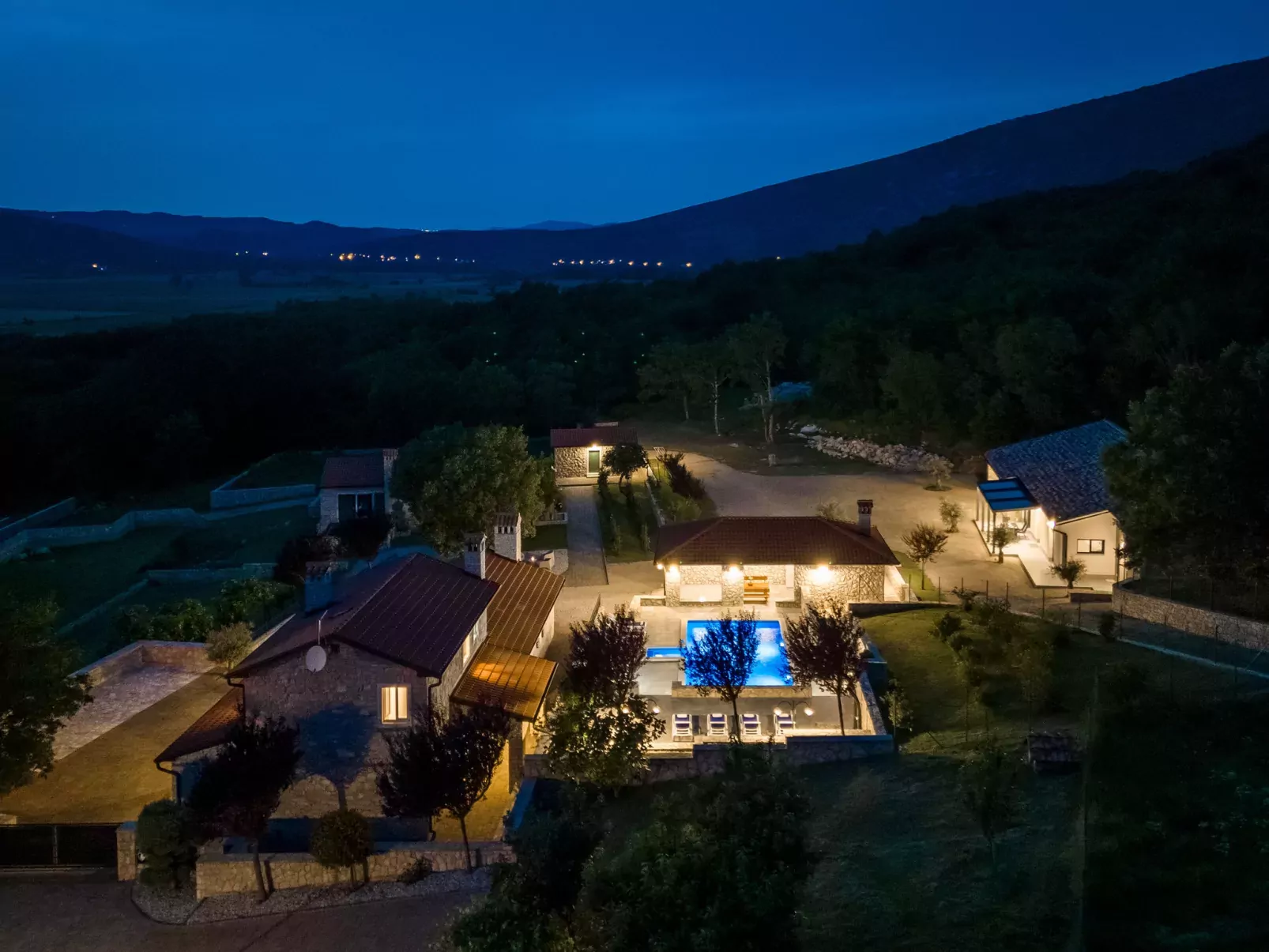 Villa Škavre-Outside