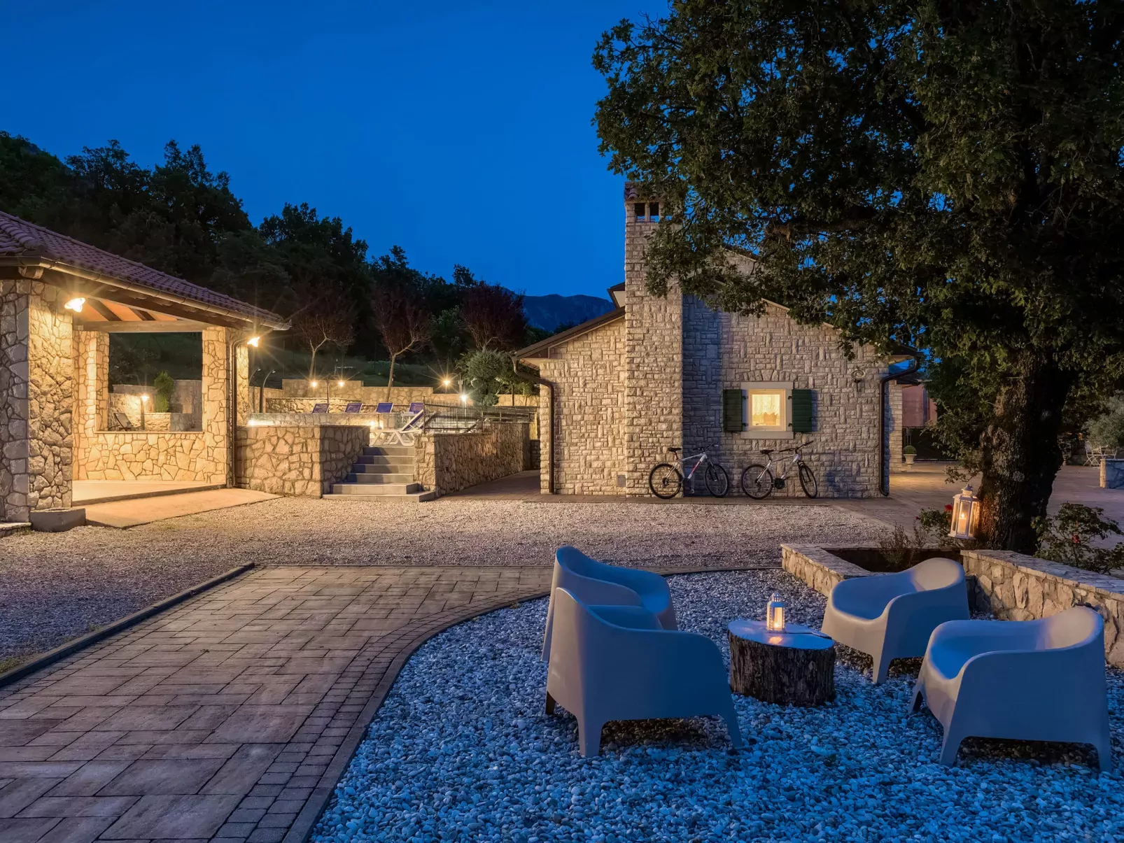 Villa Škavre-Outside