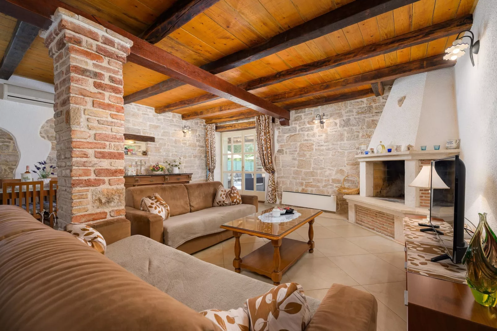 Villa Ida-Living room