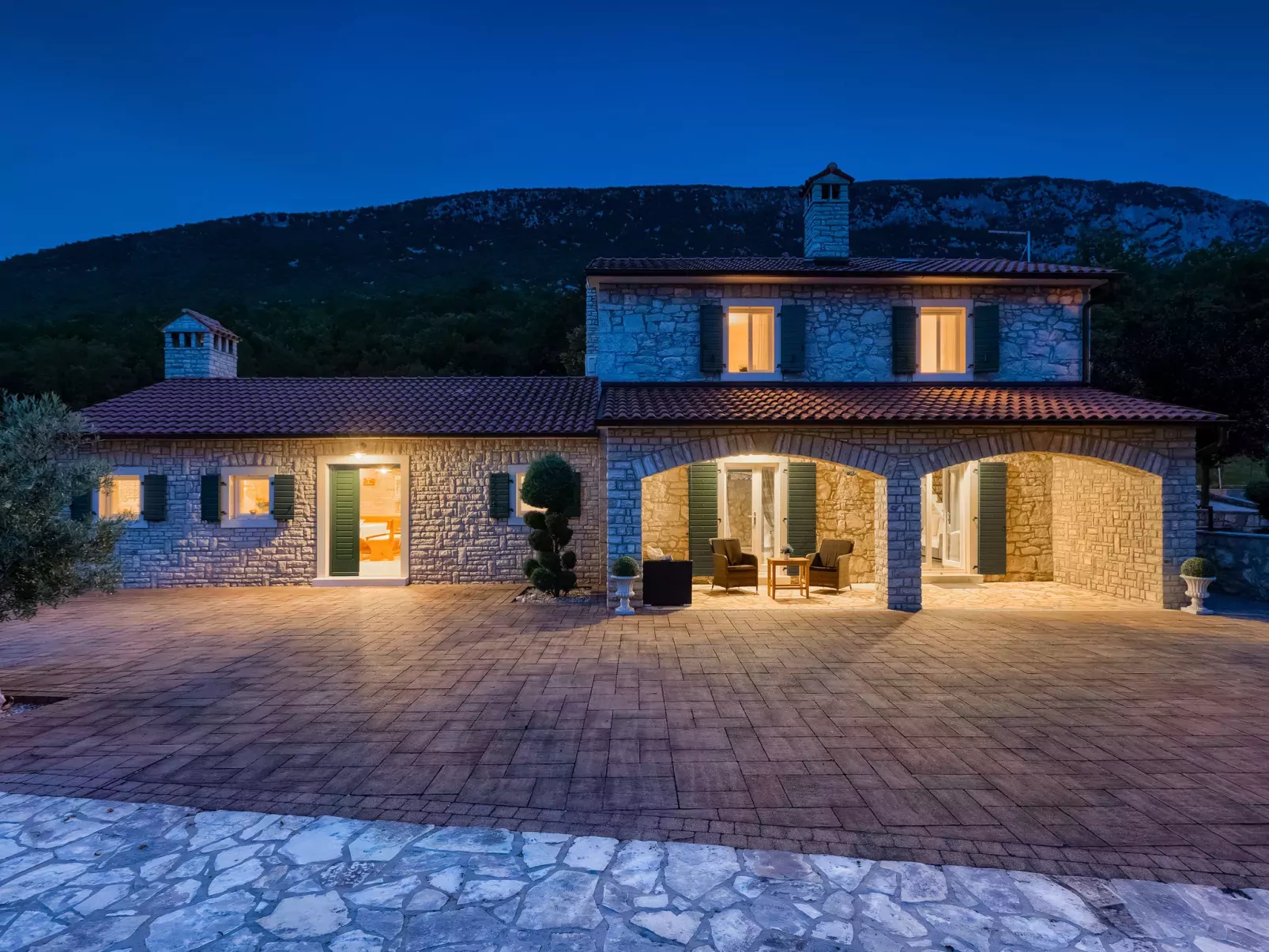 Villa Škavre-Outside