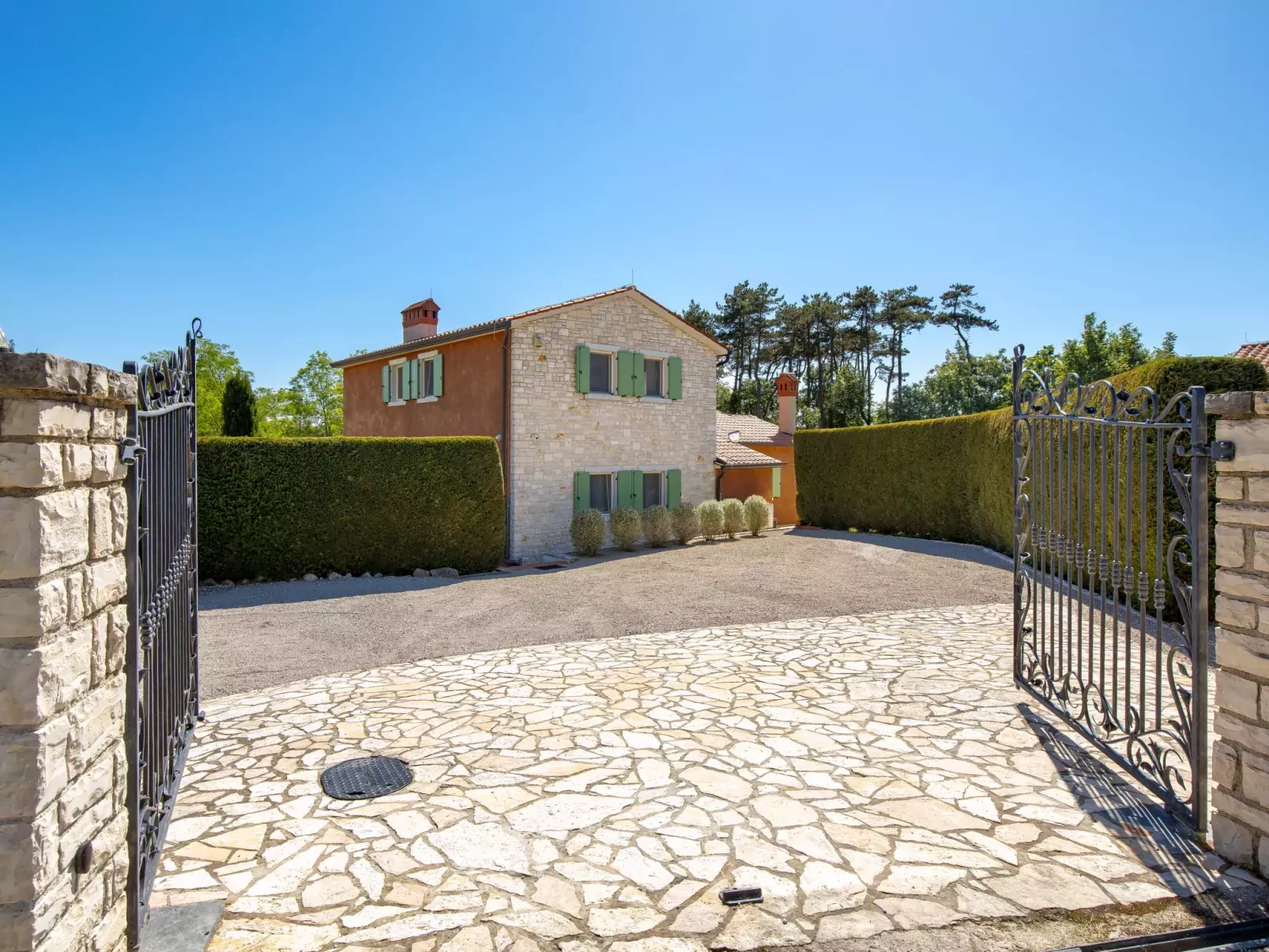 Villa Goretini-Outside