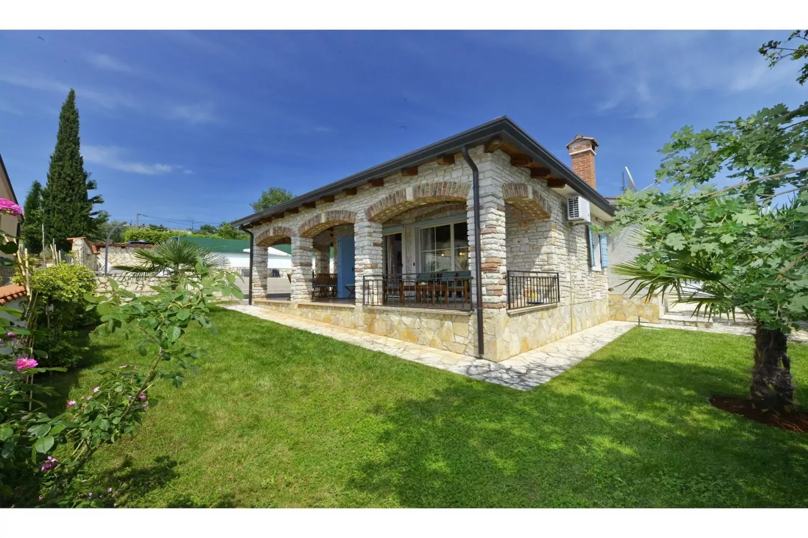 Villa Dany-Exterior summer