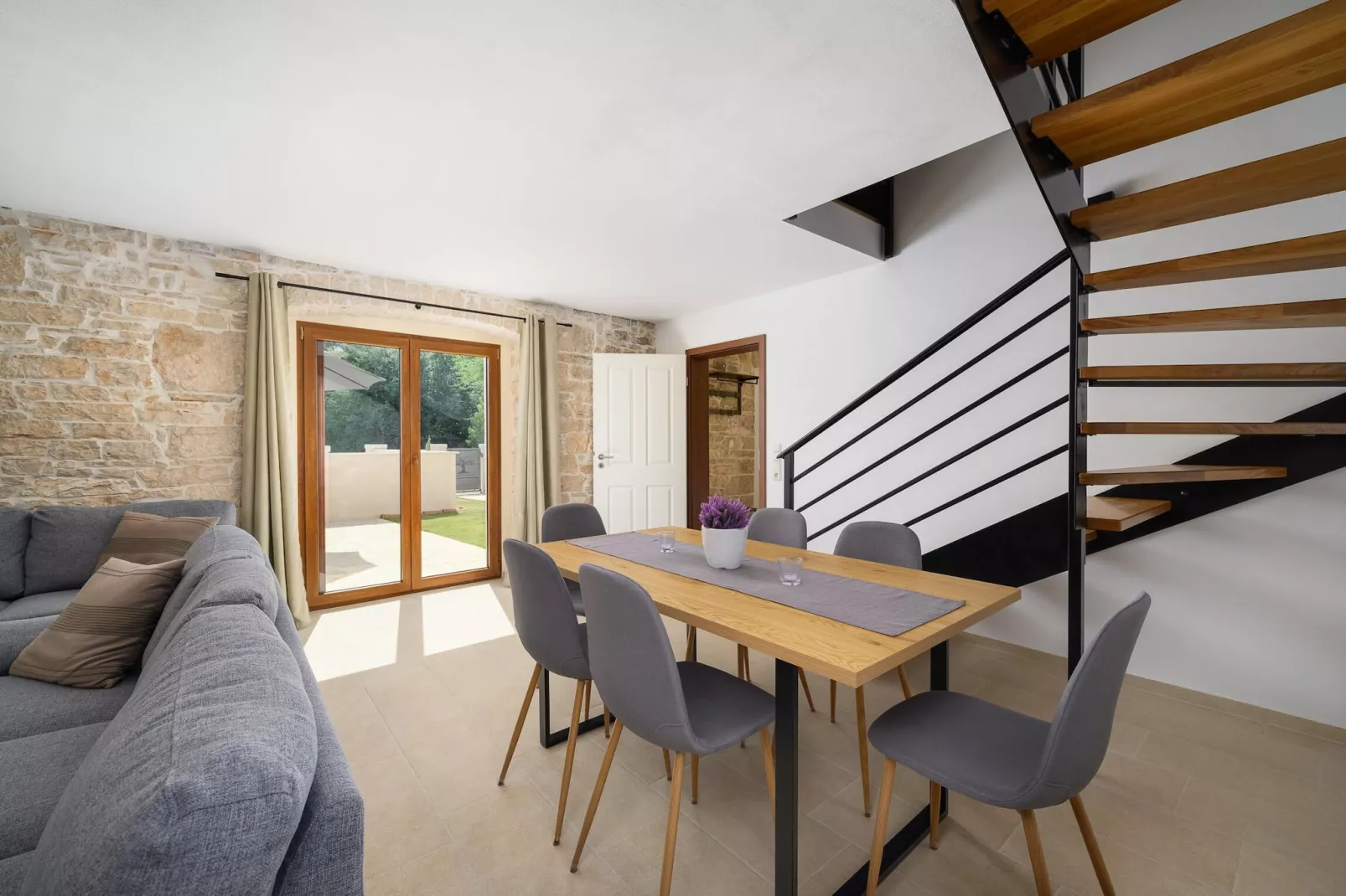 Casa Simona-Dining room