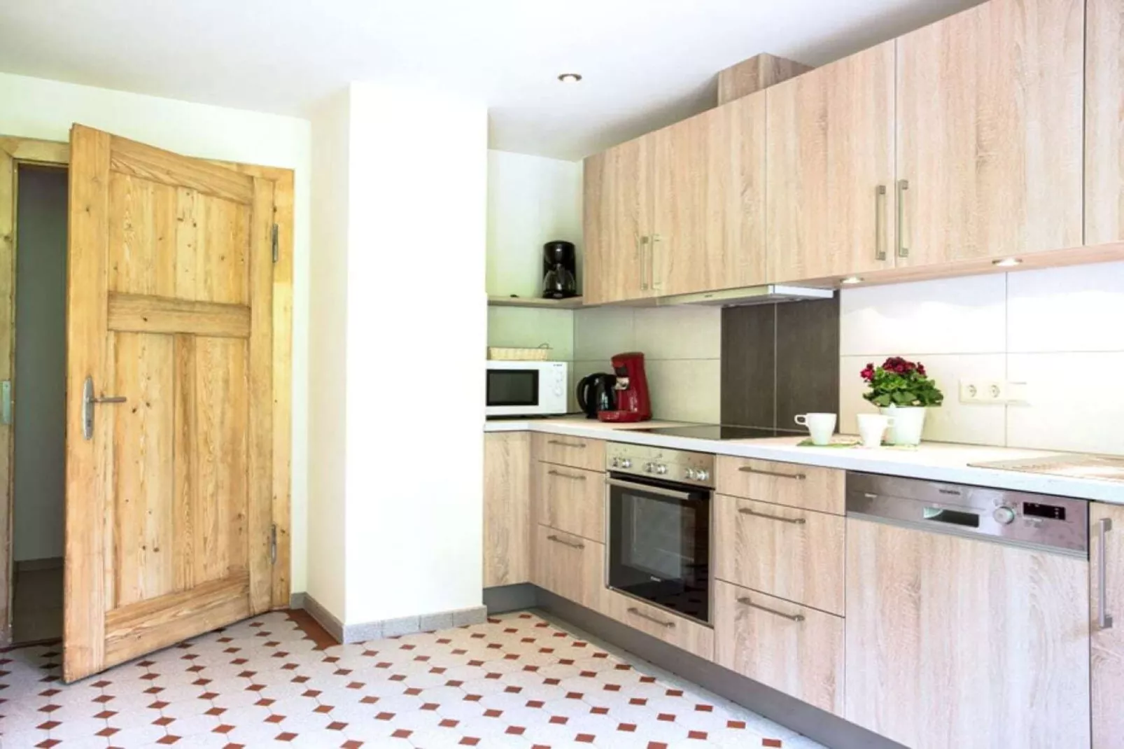 13614-Kitchen